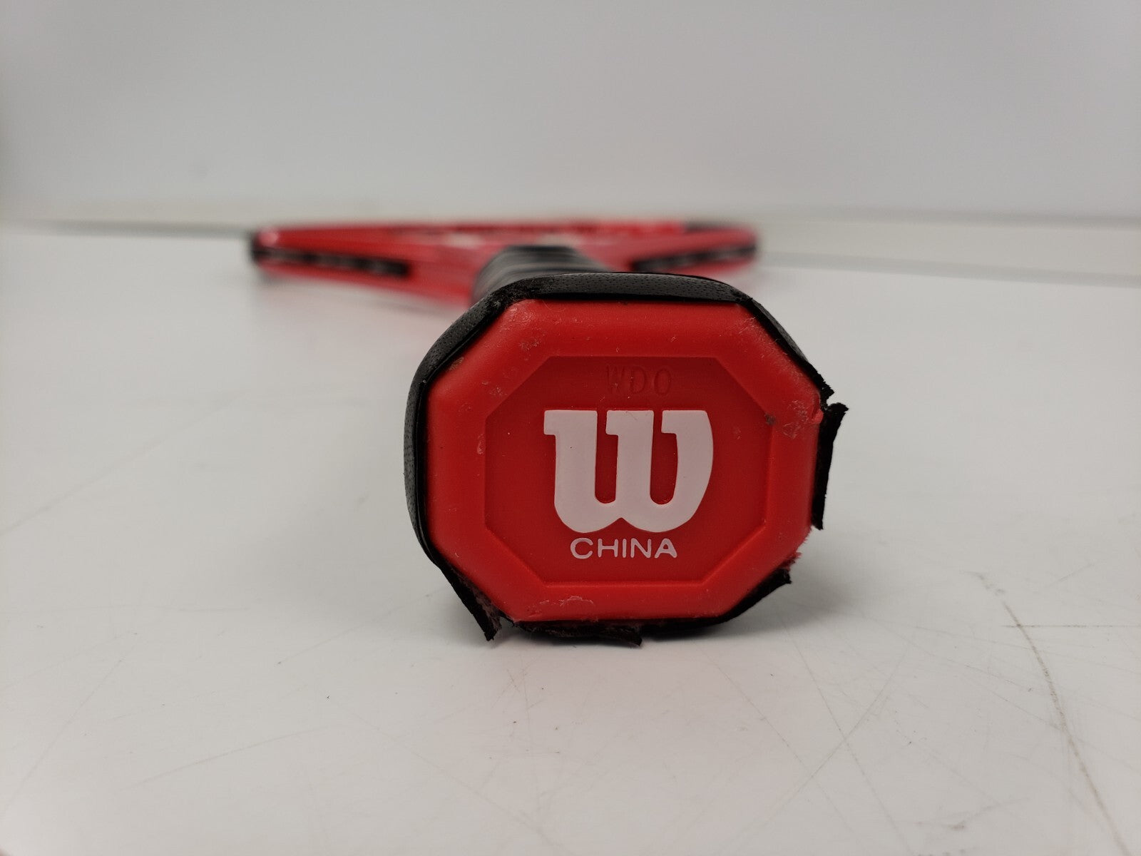 Wilson Federer Tennis Racket - Professional Tennis Racquet for Adults & Juniors - Perfect for Training, Matches & Recreational Play