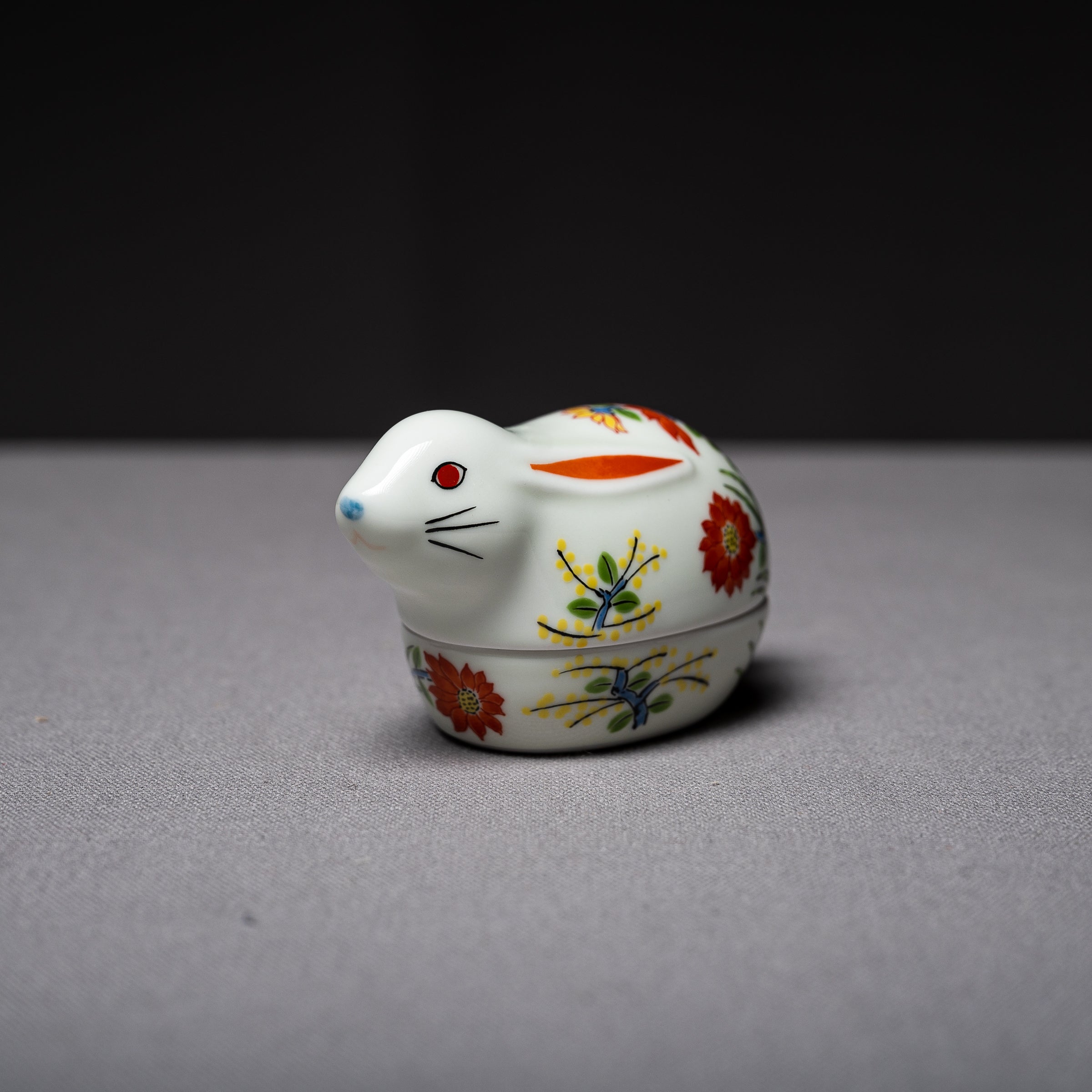 Arita Ware Rabbit Condiment Container - Japanese Porcelain Sauce Dish for Soy Sauce, Wasabi & Spices - Perfect for Sushi, Asian Cuisine & Tabletop Decor