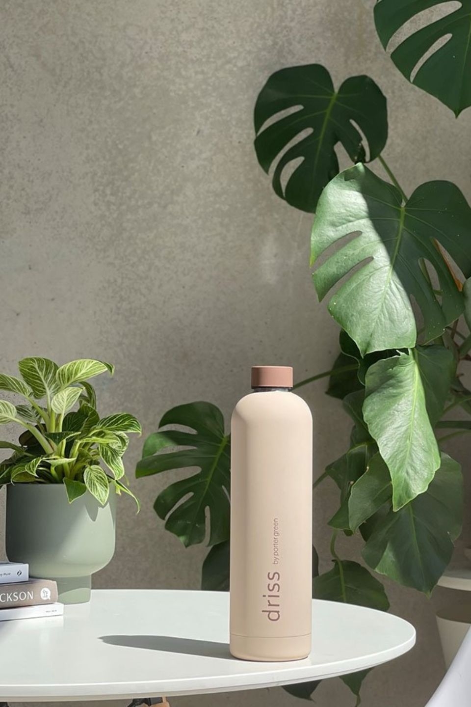 Driss Tunis Latte Insulated Stainless Steel 1L Water Bottle - Keeps Drinks Hot/Cold for 24 Hours - Perfect for Coffee, Tea & Outdoor Activities