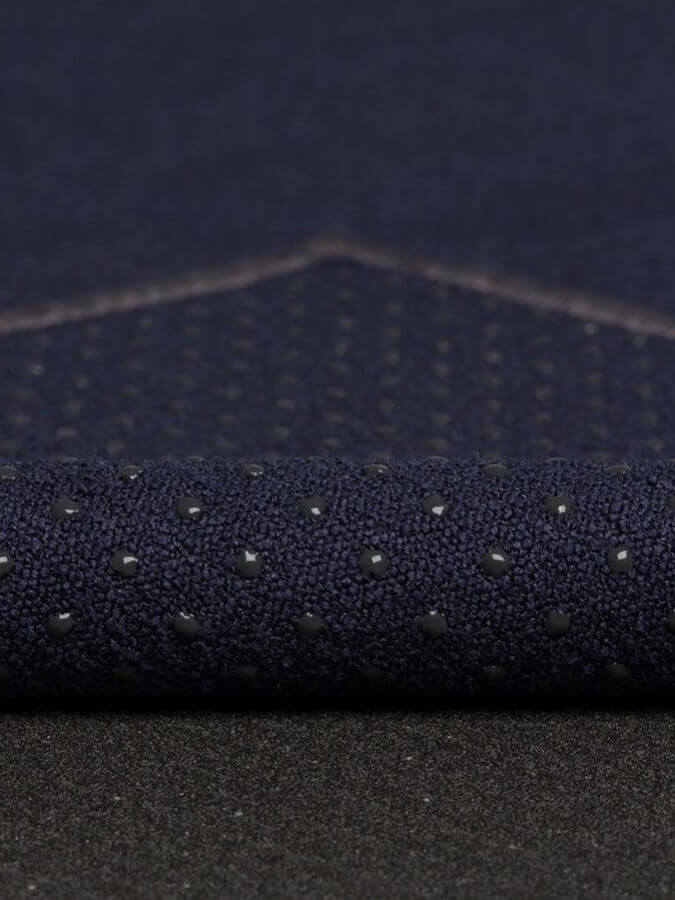 Manduka Yogitoes Non-Slip Yoga Mat Towel 71