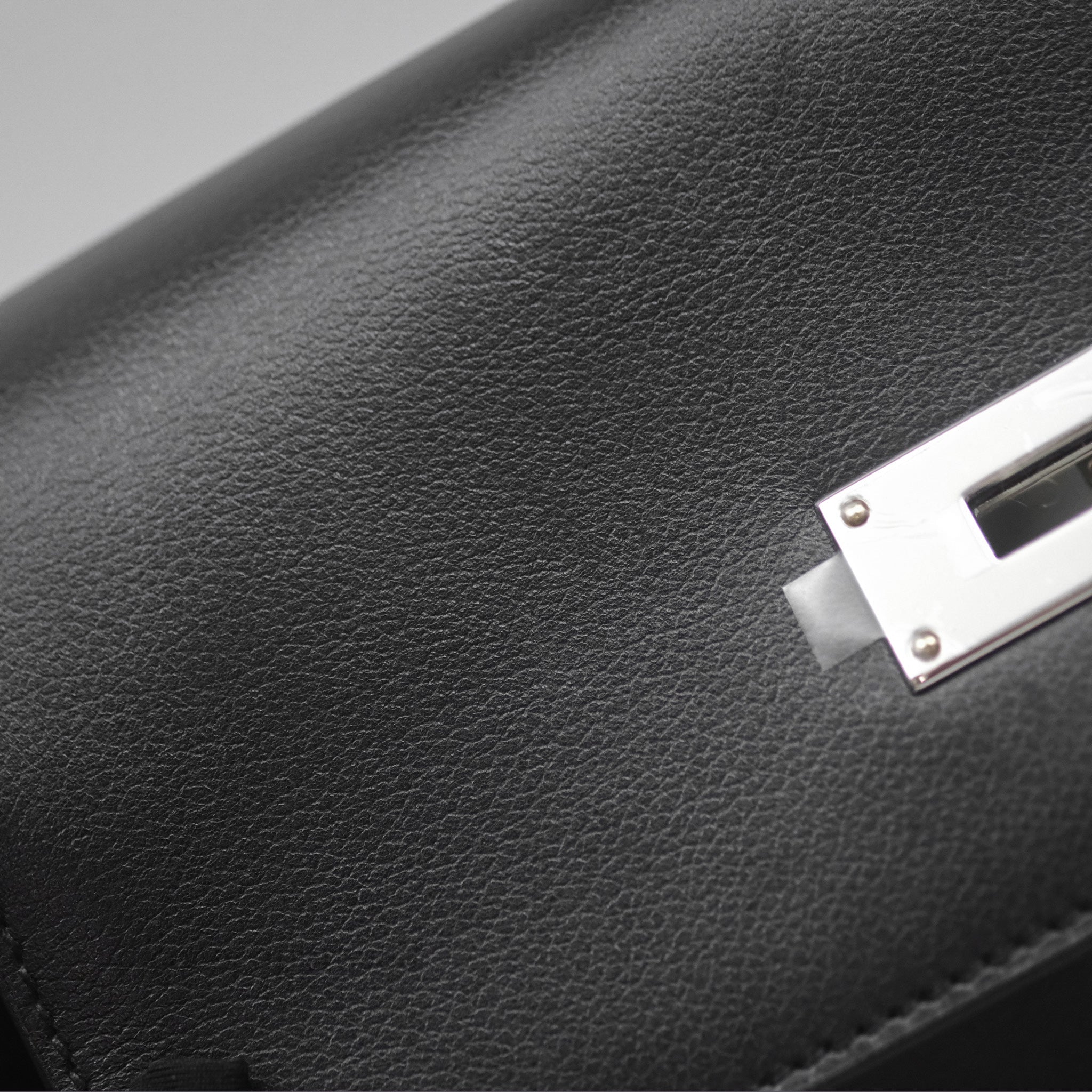 Authentic Hermès Kelly Messenger PM Bag 89 Noir Evergrain with Palladium Hardware - Luxury Crossbody Bag for Women | Perfect for Work, Travel & Everyday Elegance