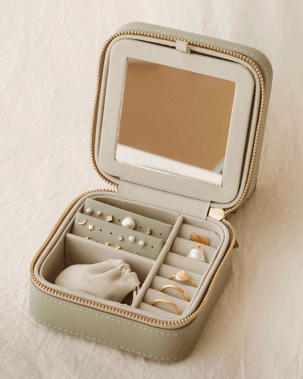 Elegant Signature Jewelry Case - Premium Travel Jewelry Organizer for Necklaces, Rings & Earrings - Perfect for Travel, Gifts & Home Storage