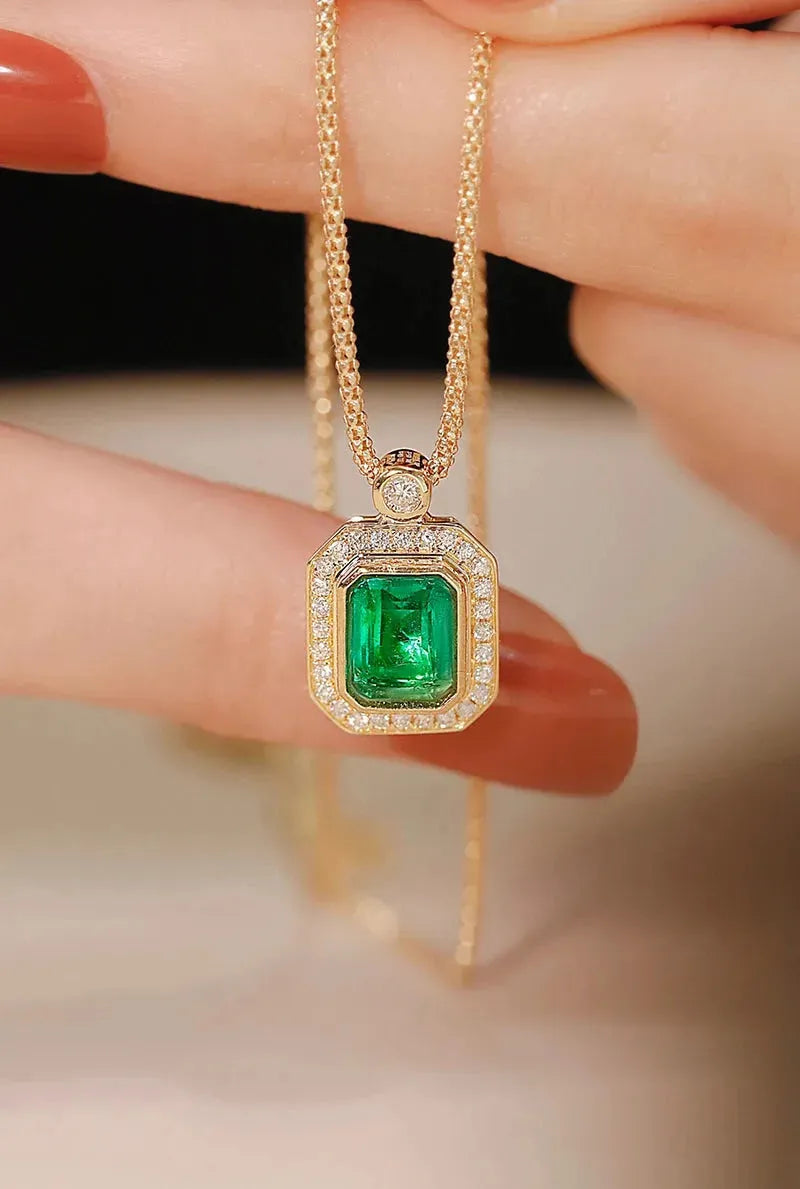 18K White or Yellow Gold Emerald and Diamond Necklace for Women - Luxury Elegant Jewelry Gift for Anniversary, Birthday & Special Occasions