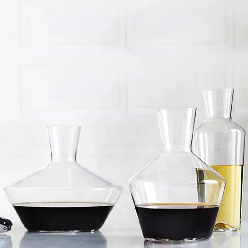 Premium Globo Glass Decanter Set - Elegant Crystal Wine Decanter with Aerator for Red Wine - Perfect for Gifts, Dinner Parties & Home Bar Accessories