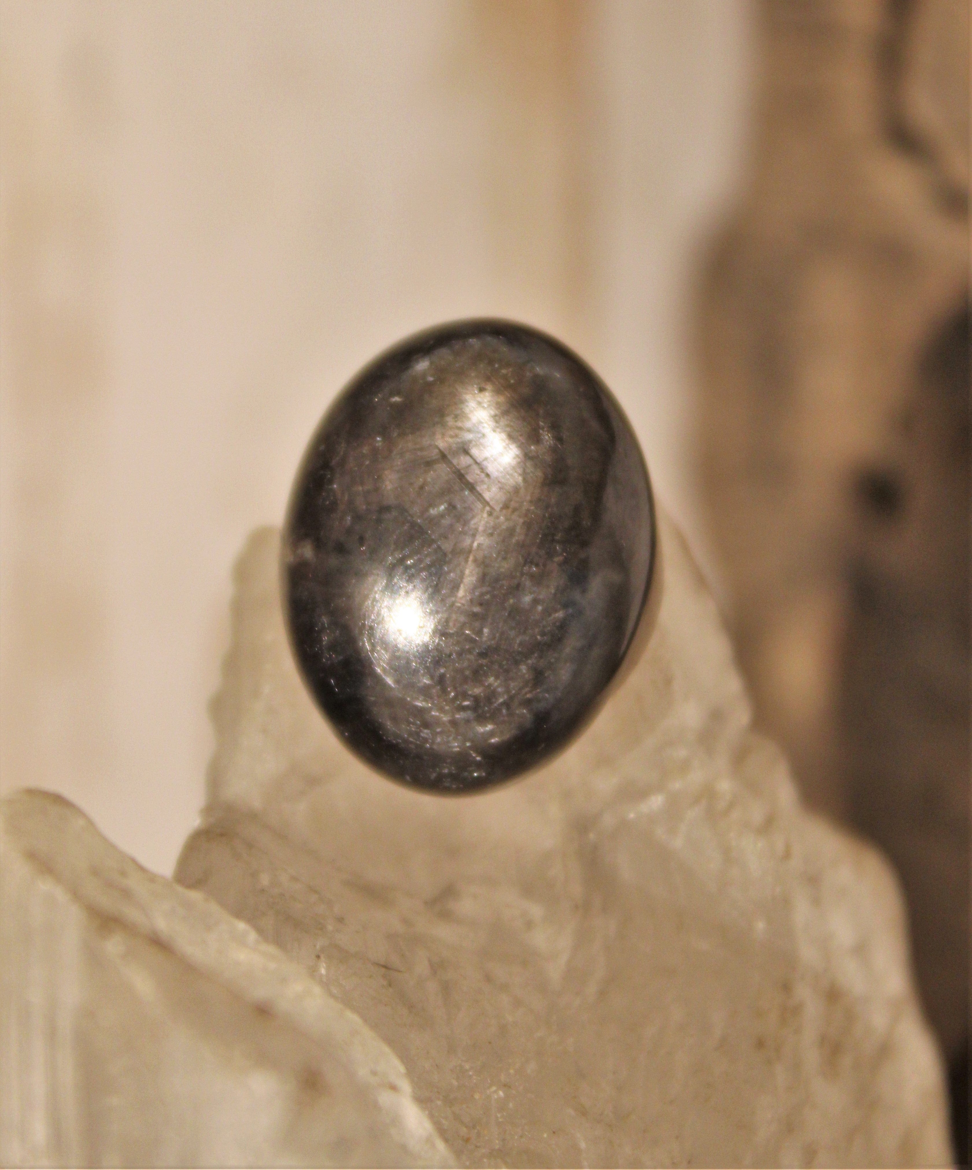 Natural Black Star Sapphire Cabochon Gemstone - 10x8mm Oval Shape for Jewelry Making, Healing Crystals & Meditation - Perfect for Rings, Pendants & Spiritual Practices