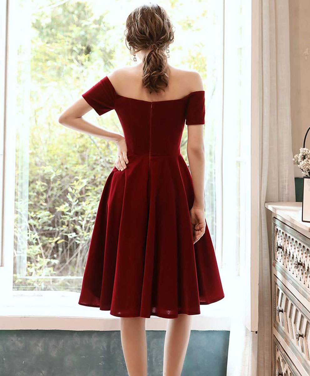 Elegant Burgundy Short Prom Dress for Homecoming - Perfect for Dances, Parties & Special Occasions