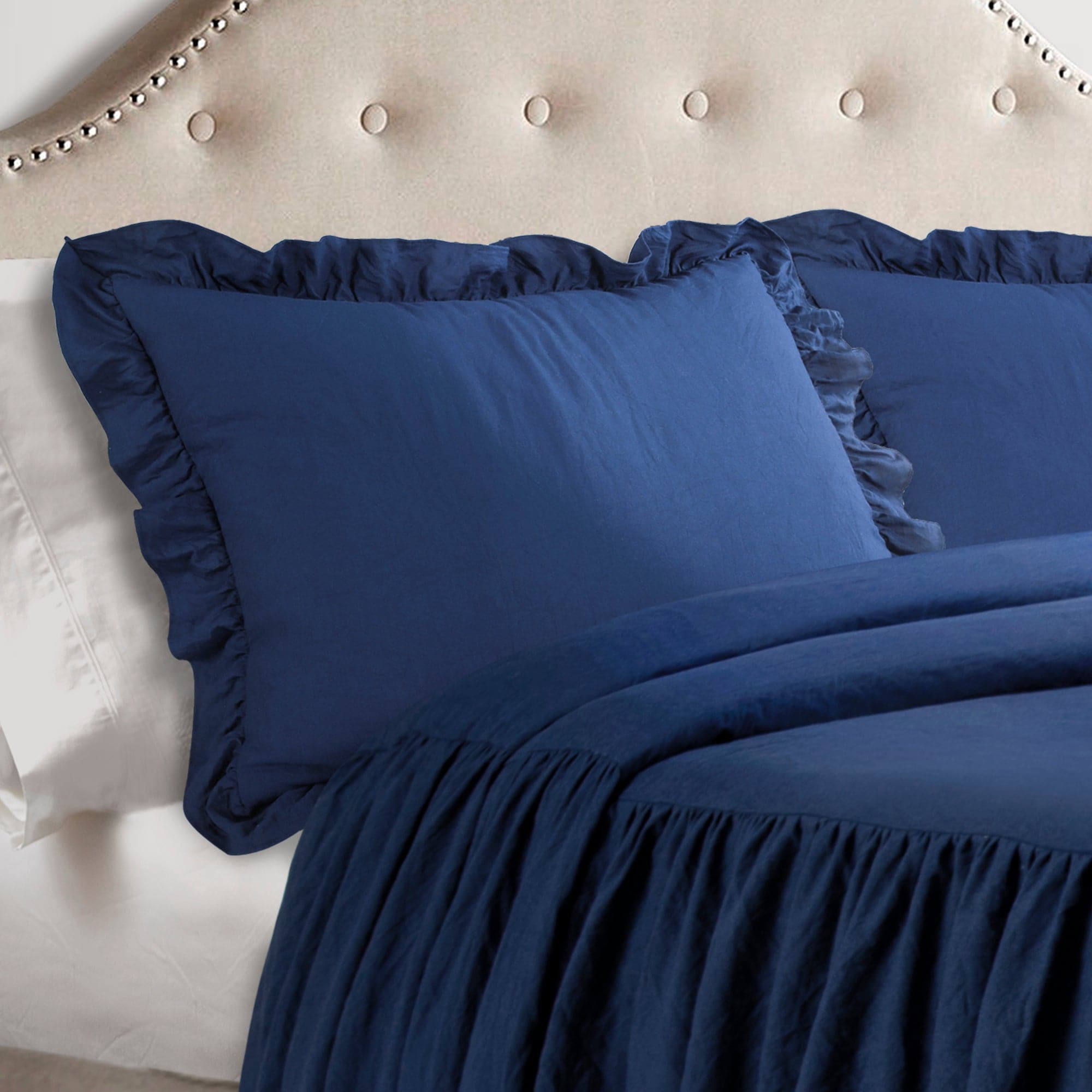Elegant Ruffle Skirt Bedspread Set - Soft & Stylish Queen Size Bedding for Girls & Women - Perfect for Bedroom Decor, Guest Rooms & Cozy Home Styling