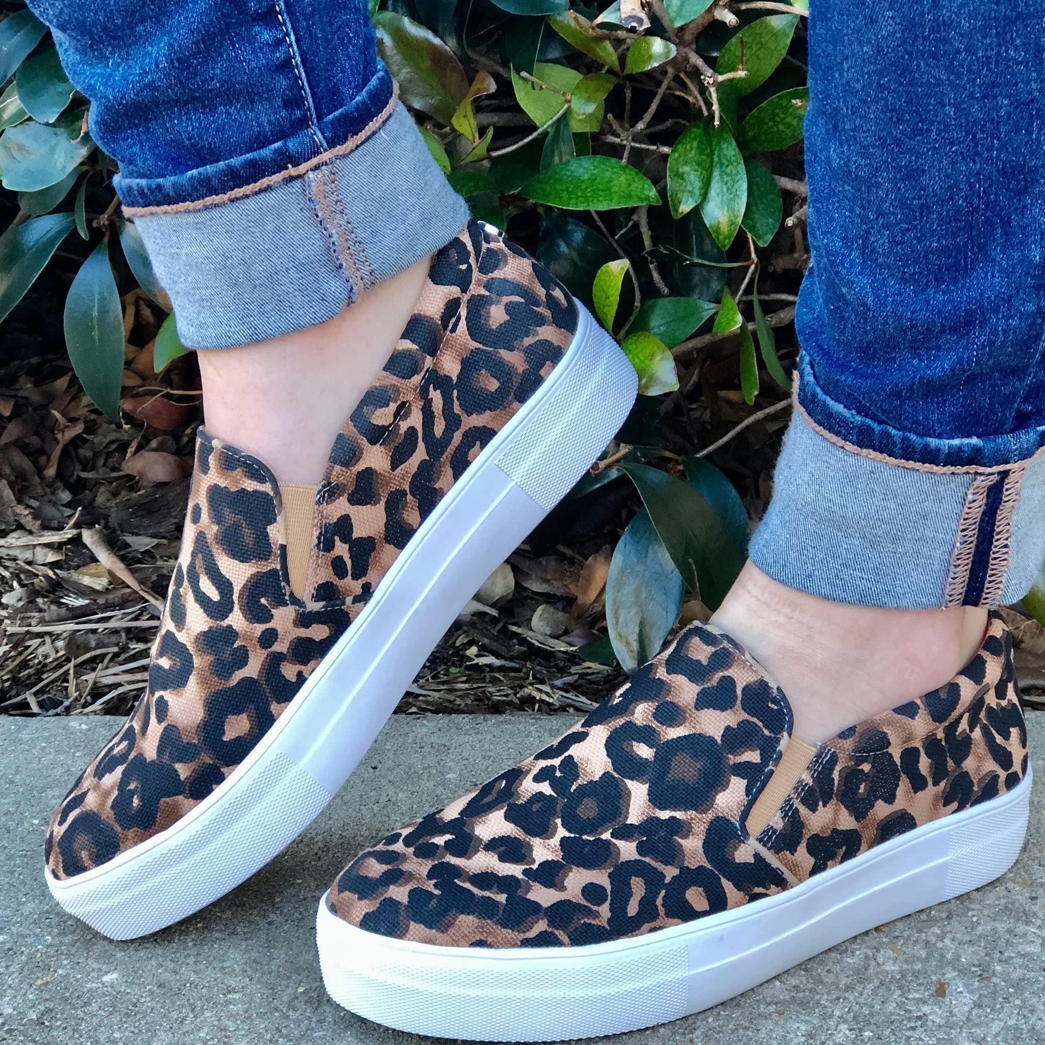 Steve Madden Women's Gills Sneakers - Comfortable Casual Walking Shoes for Women | Fashionable Athletic Shoes for Running, Gym & Everyday Wear | Perfect for Workouts, Errands & Street Style Outfits