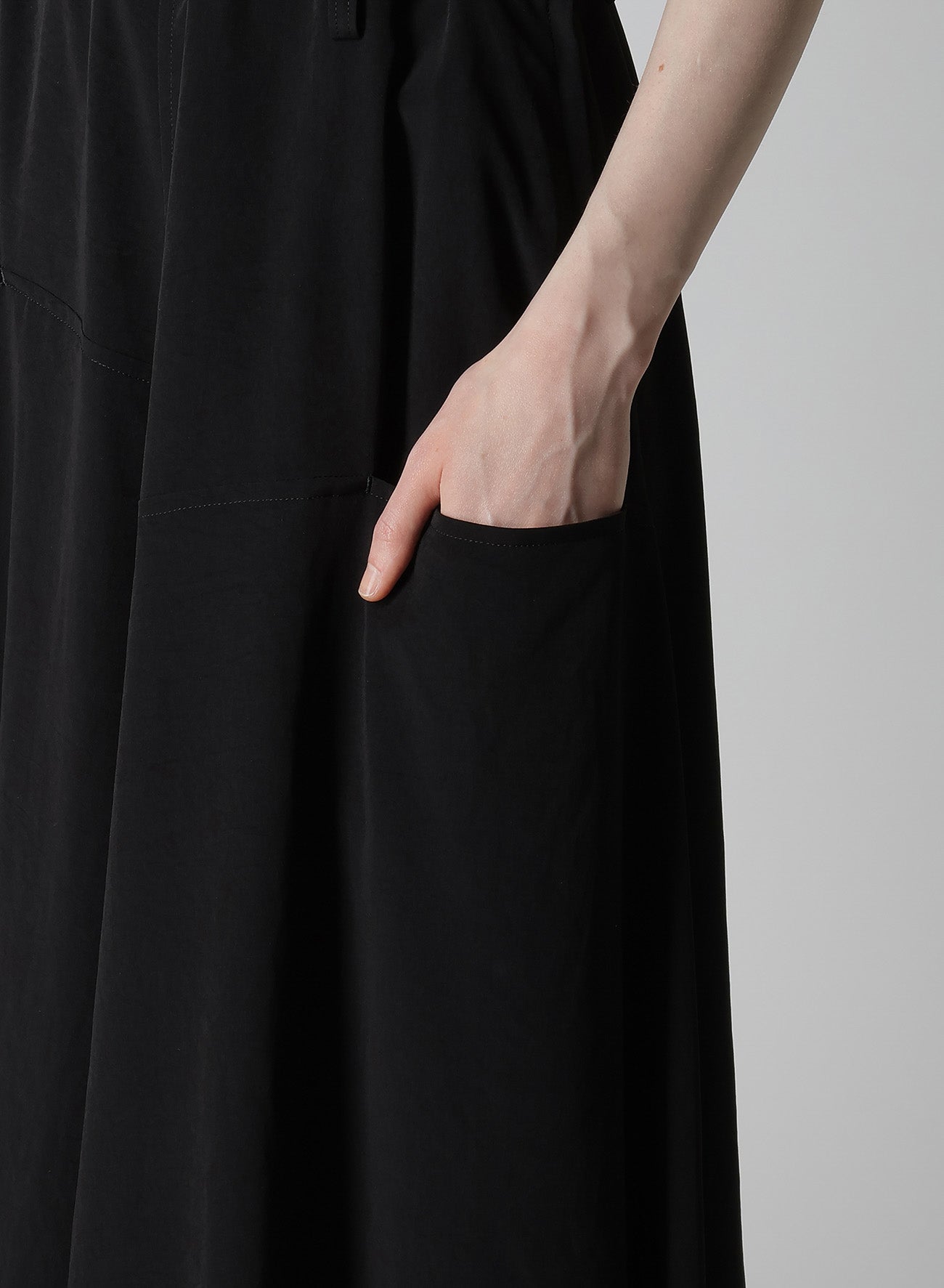 Elegant Crepe de Chine Front Panel Pocket Skirt - Women's Flowy Midi Skirt for Office, Party & Casual Wear