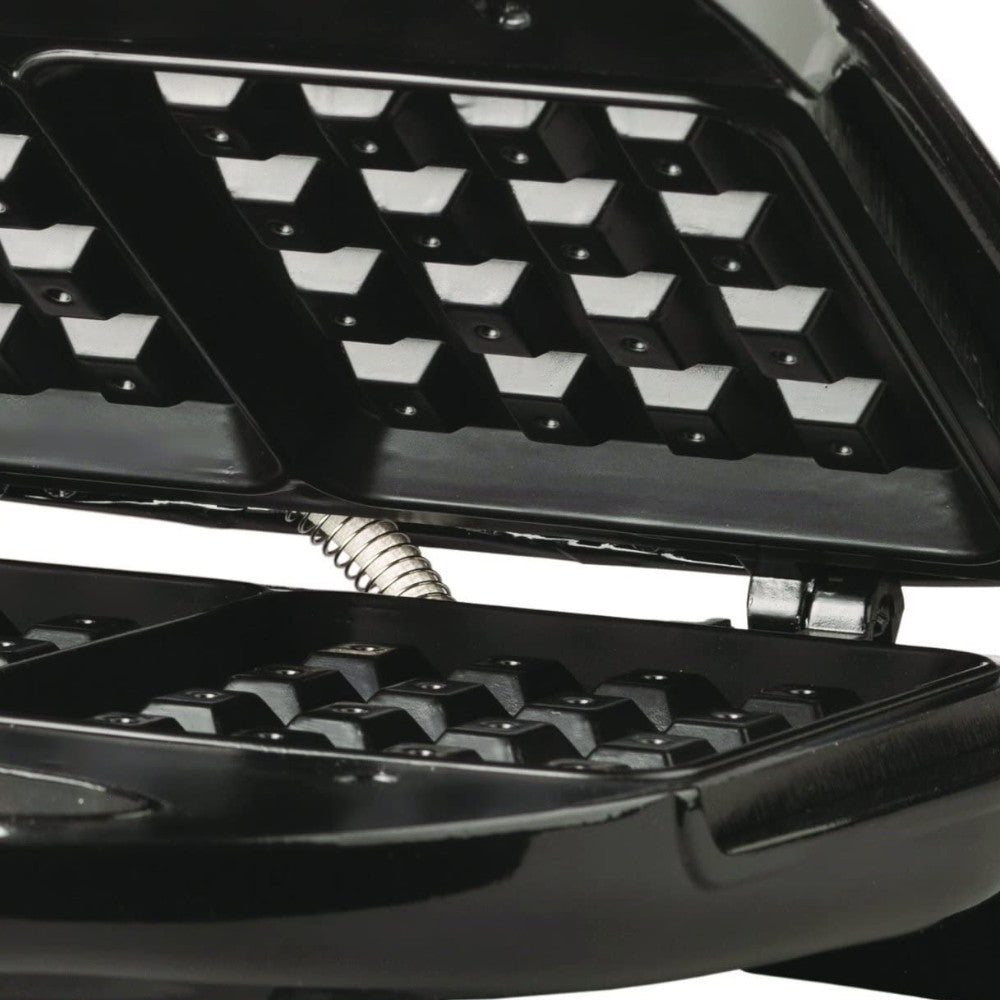 BRENTWOOD TS 243 Stainless Steel Waffle Maker - 4 Slice Belgian Waffle Iron with Adjustable Temperature - Perfect for Breakfast, Brunch & Family Gatherings