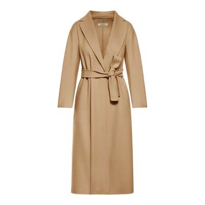 The Timeless Elegance of Esturia: A Tale of Style and Comfort