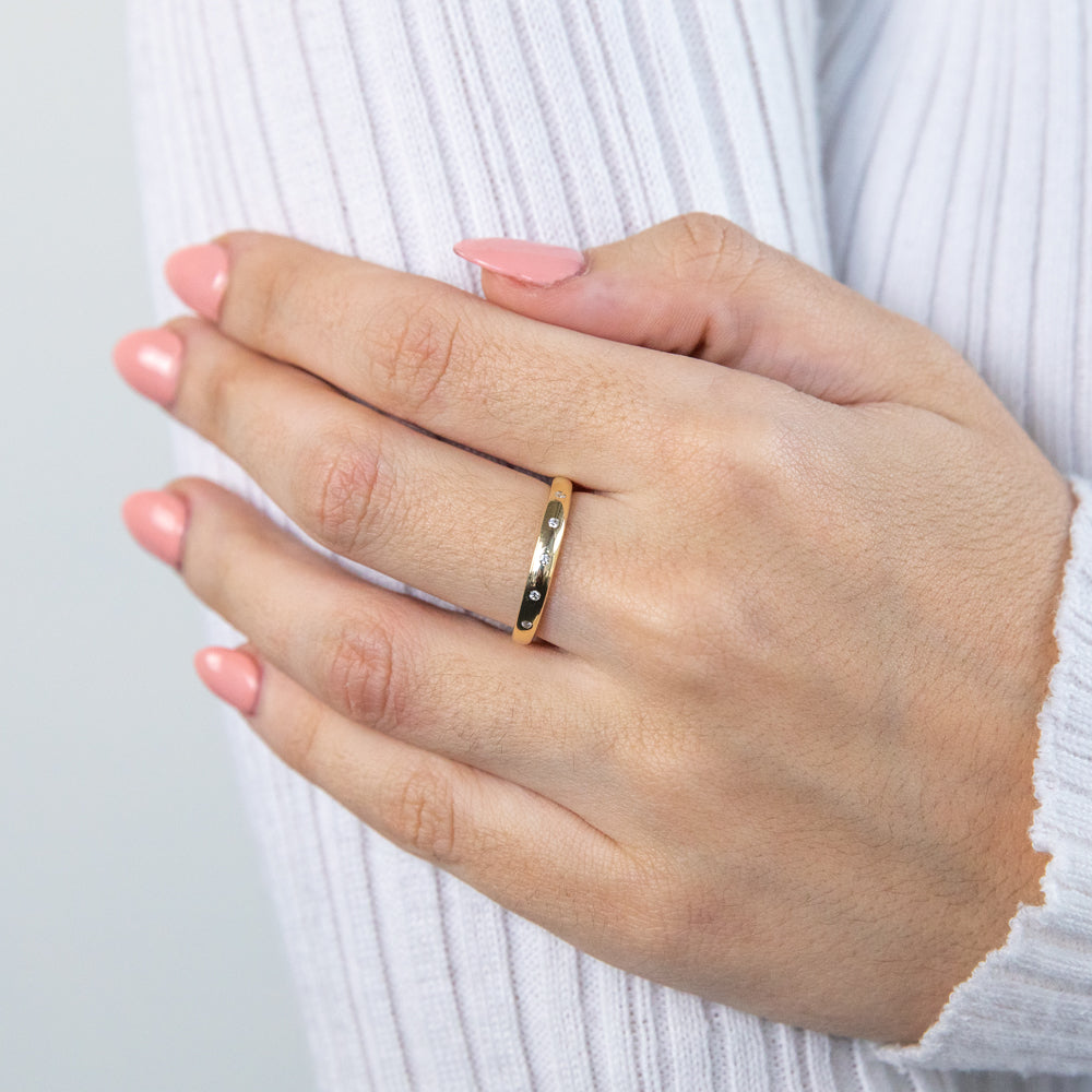 9ct Yellow Gold 5 Diamond Ring for Women - Elegant Wedding, Engagement & Anniversary Jewelry Gift - Perfect for Special Occasions & Romantic Moments