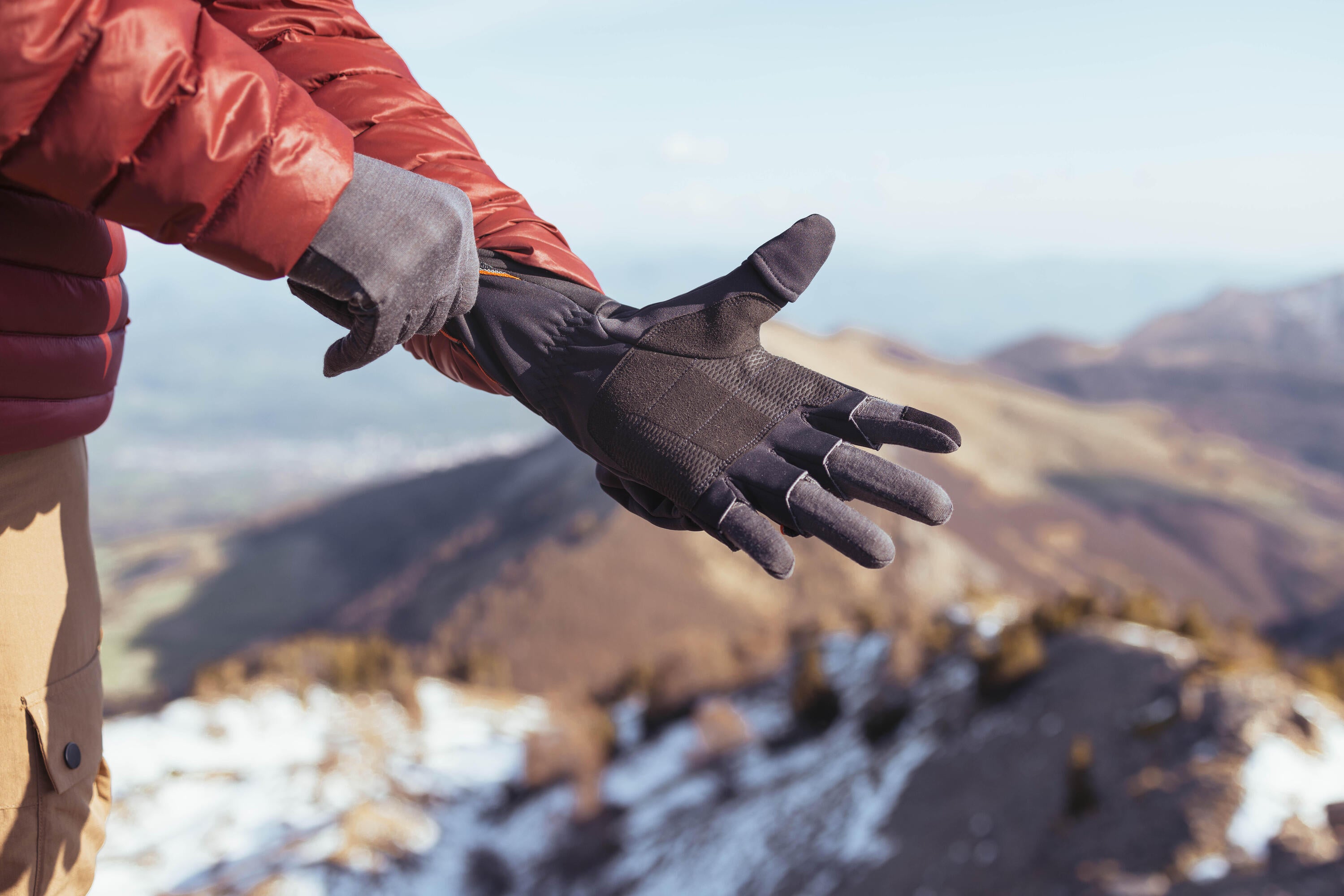 Forclaz MT500 Merino Wool Liner Gloves for Adults - Warm & Breathable Hiking Gloves for Men & Women - Perfect for Winter Trekking, Camping & Outdoor Activities
