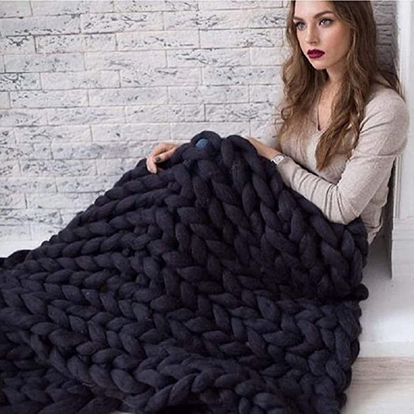 LIERITIYU 79x79 Inch Chunky Knit Blanket Throw - Oversized Soft Knitted Blanket for Adults, Giant Handmade Crochet Rope Blanket for Sofa, Bed, Couch - Warm Cozy Winter Blanket for Living Room, Bedroom (Black 200x200cm)