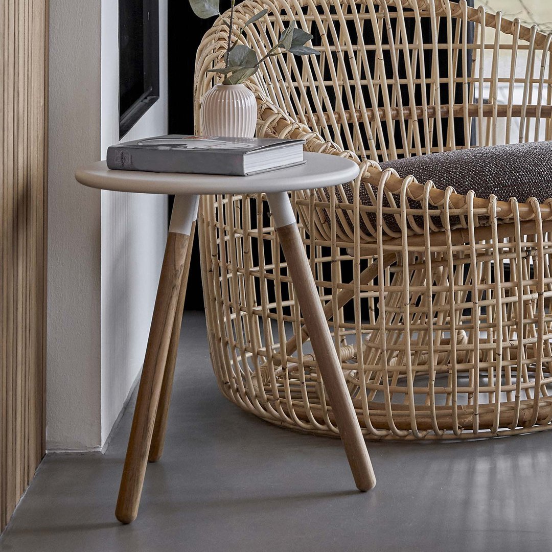 Outdoor Side Table with Storage - Foldable Footstool for Patio, Garden & Poolside - Perfect for Drinks, Snacks & Relaxing