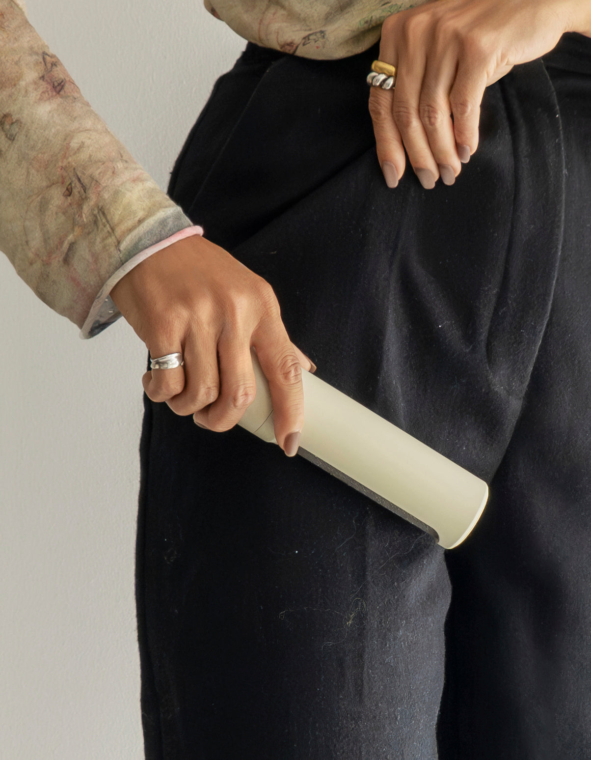 Lint Roller for Clothes - Reusable Sticky Lint Brush with Handle (Multiple Colors) - Perfect for Pet Hair Removal, Fabric Care & Travel Essentials