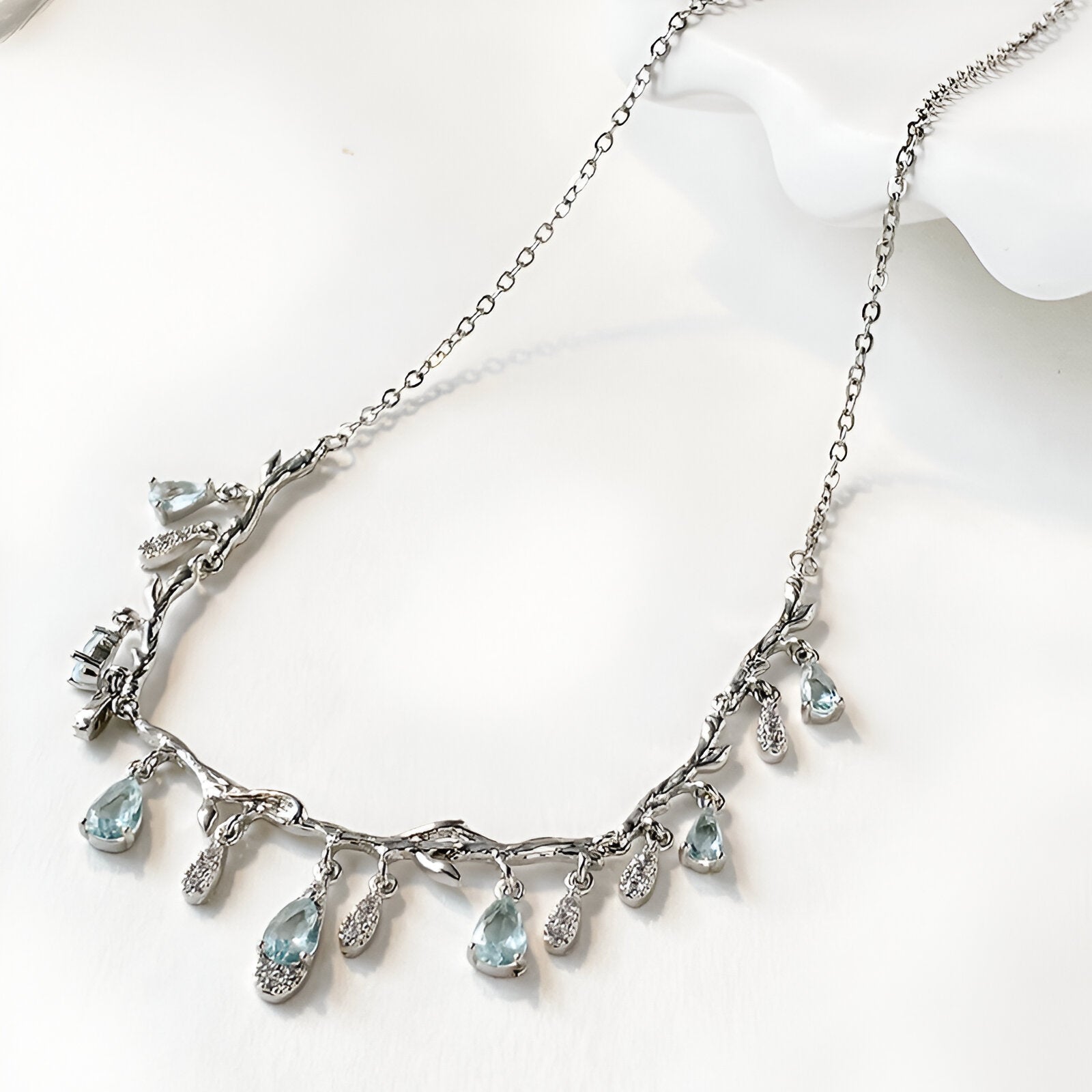 Elegant Teardrop Clavicle Charm Necklace for Women | Sterling Silver Minimalist Pendant Jewelry | Perfect for Date Night, Wedding & Everyday Wear | HN3235