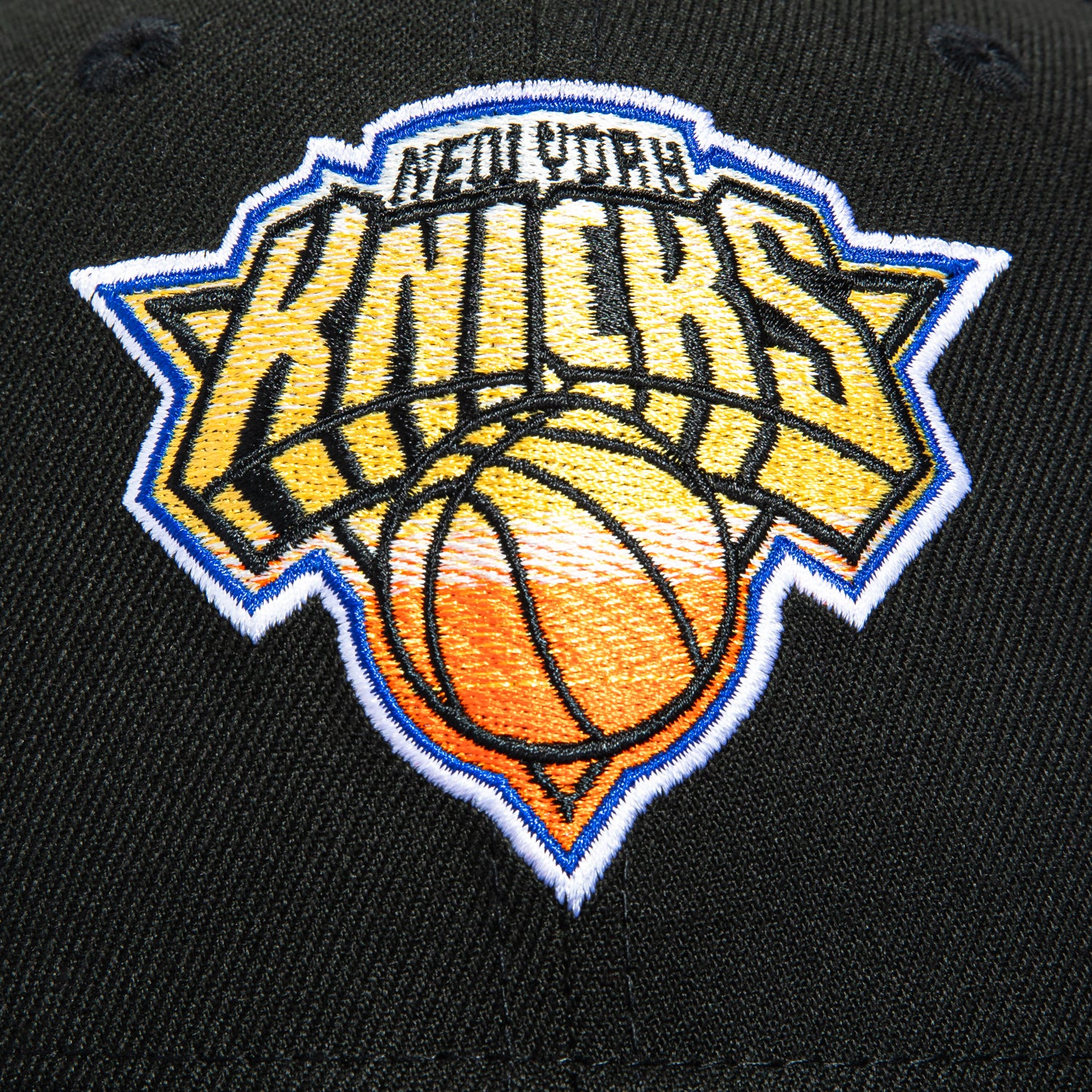 New Era 59Fifty Gradient Logo New York Knicks Snapback Hat - Black Adjustable Baseball Cap for Men & Women - Perfect for Basketball Games, Streetwear Fashion & Sports Fans