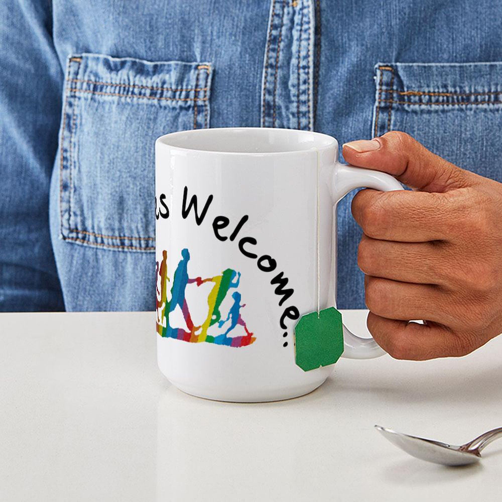 Refugees Welcome 15 oz (444 ml) Ceramic Coffee Mug - Inspirational Travel Mug for Office, Home & Gifts - Perfect for Tea, Hot Chocolate & Coffee Lovers