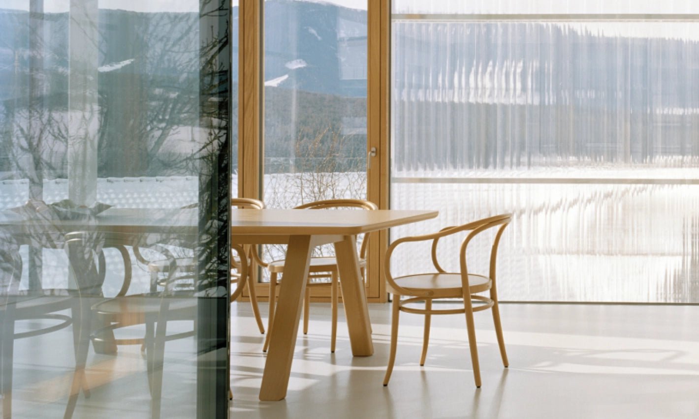 August Thonet No. 30 Bentwood Chair by Ton | Vintage Wooden Dining Chair | Mid-Century Modern Furniture for Home, Restaurant & Office
