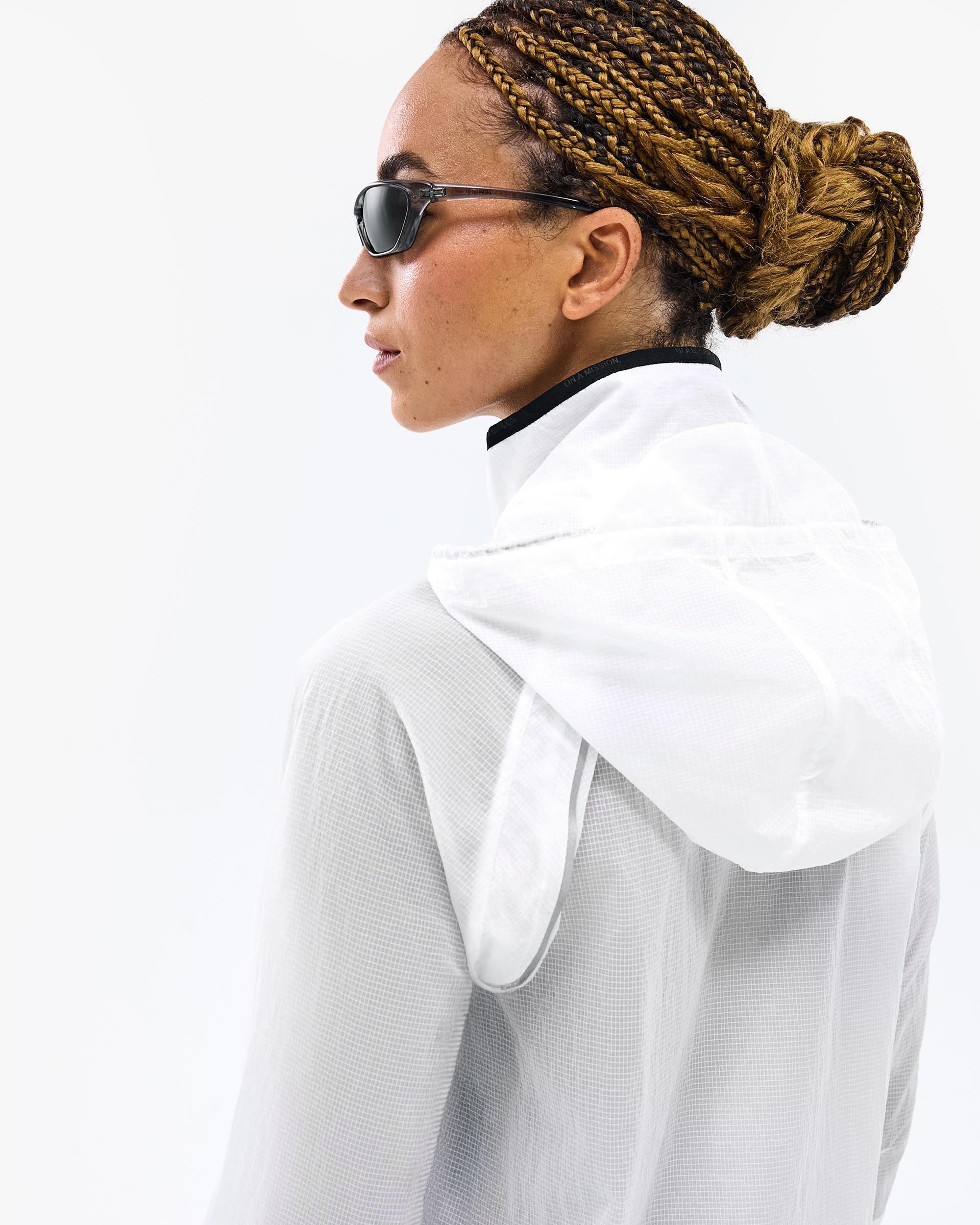 247 Fly Running Jacket for Men & Women - Lightweight Waterproof Windbreaker - Reflective White Outdoor Sports Jacket - Perfect for Jogging, Hiking, Cycling & Night Running