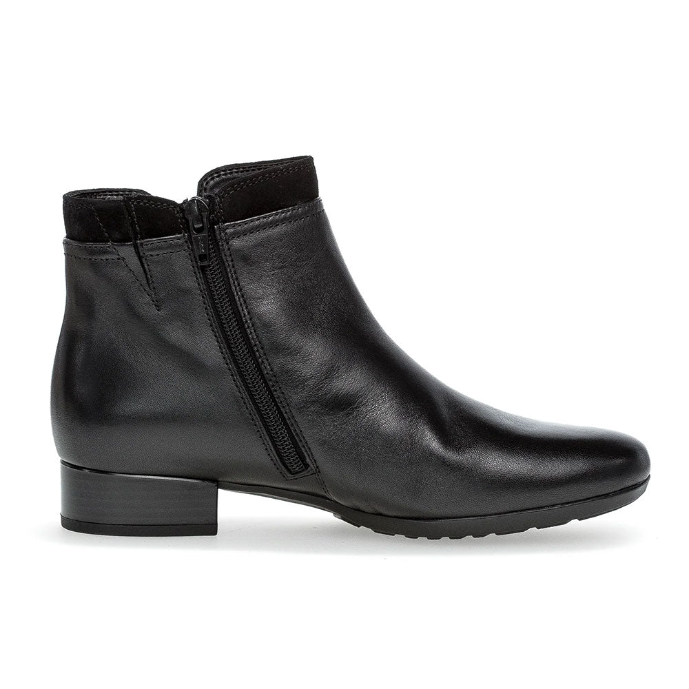 Gabor Women's Comfortable Slip-On Shoes 32 718 - Perfect for Work, Travel & Everyday Wear