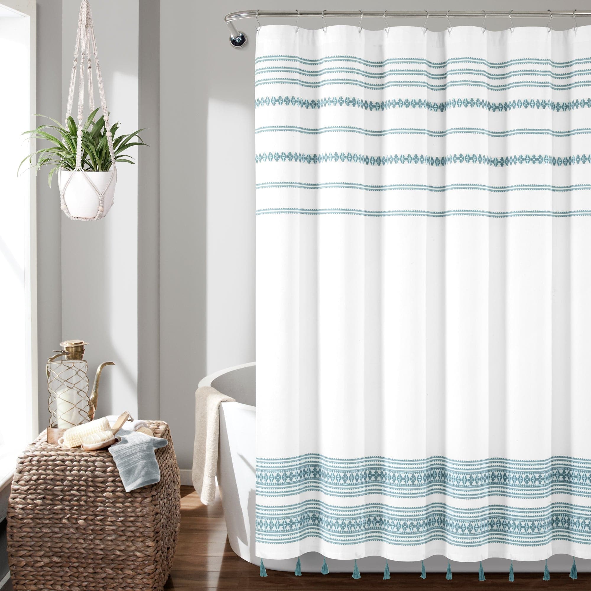 Eco-Friendly Breezy Chic Tassel Jacquard Shower Curtain - 100% Recycled Cotton Bathroom Decor for Modern & Bohemian Style Homes