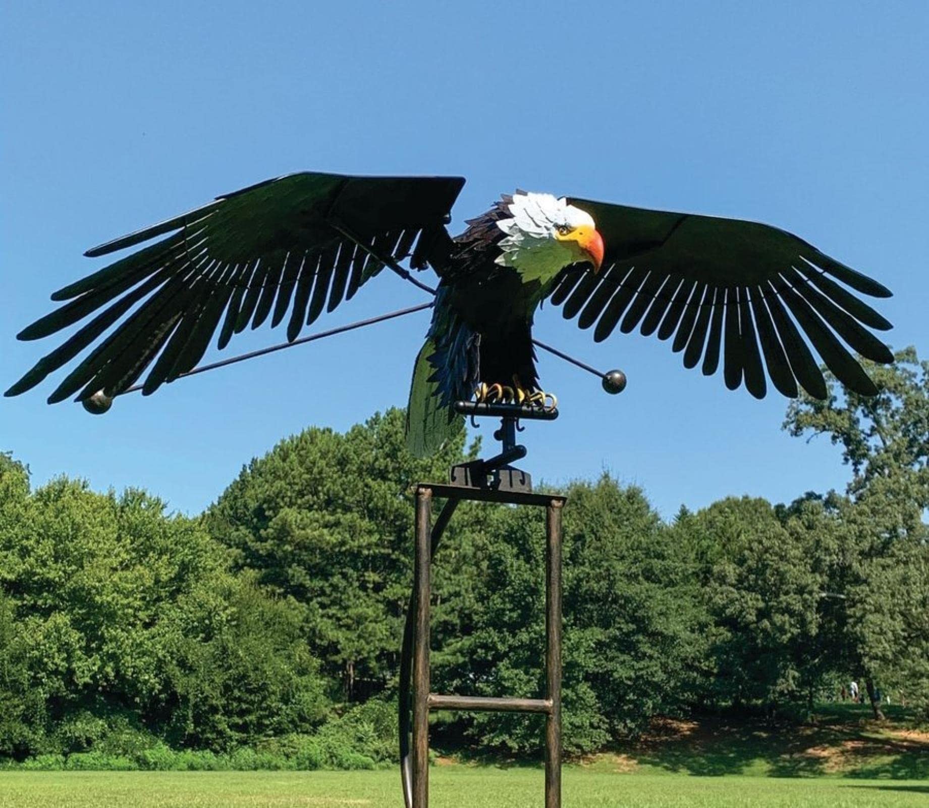 Realistic Metal Eagle Garden Stake - Heavy Duty Rocking Bird Statue for Outdoor Courtyard Decor | Perfect for Lawn, Patio, and Backyard Landscaping