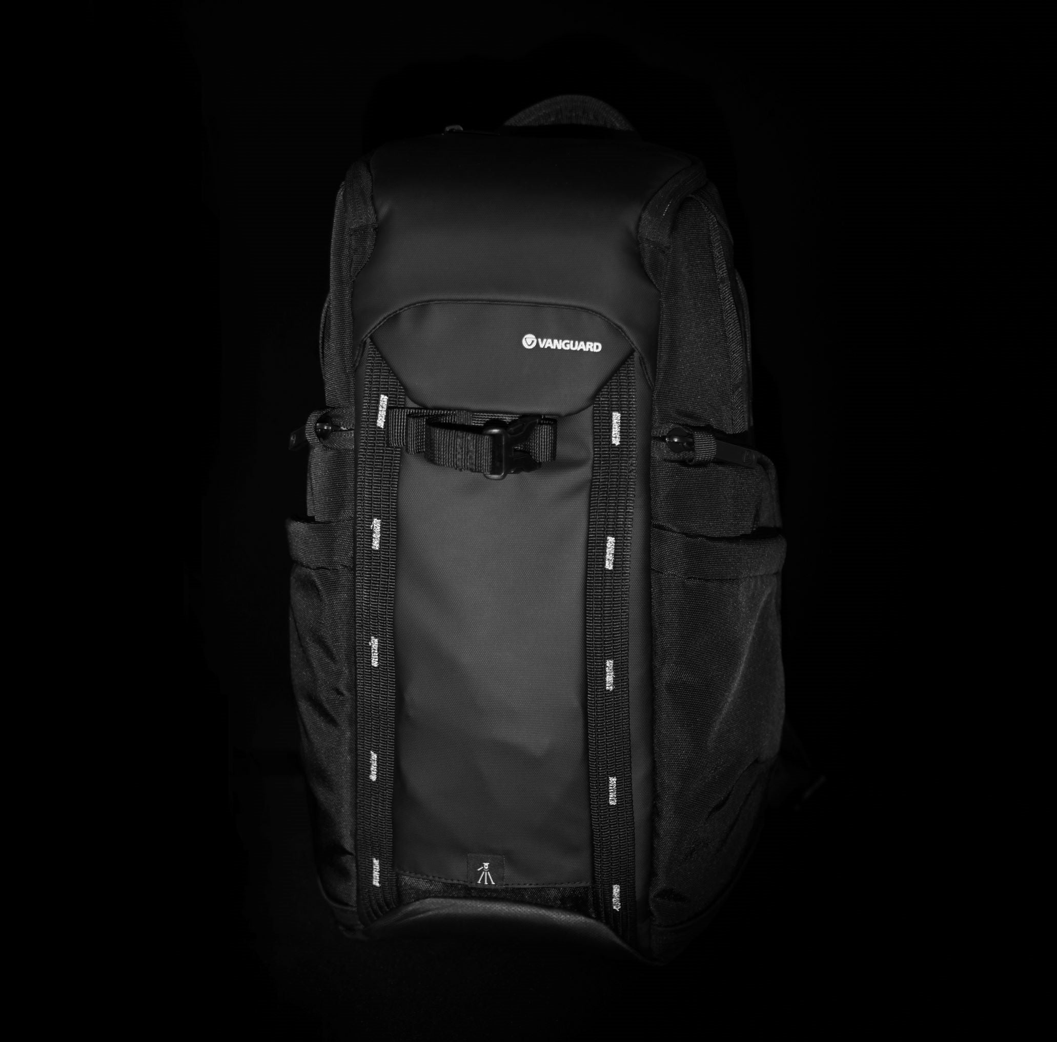 VEO Adaptor R48 Black Camera Backpack with USB Charging Port & Rear Access - Professional DSLR/SLR Camera Bag for Photographers, Travel & Outdoor Photography Gear Storage