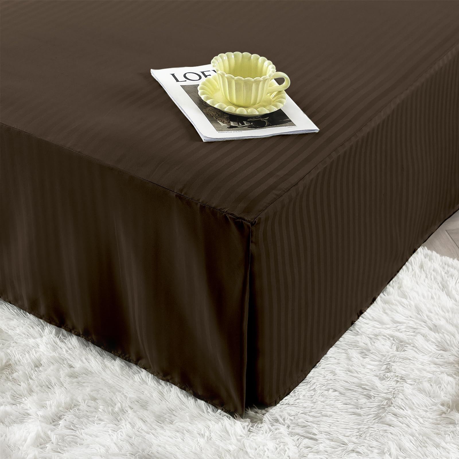 Queen Size Bed Skirt with Split Corners - Pleated Ruffle Design, Easy Fit, Fade & Wrinkle Resistant, Tailored Drop - Perfect for Guest Rooms, Master Bedrooms & Luxury Hotel Decor