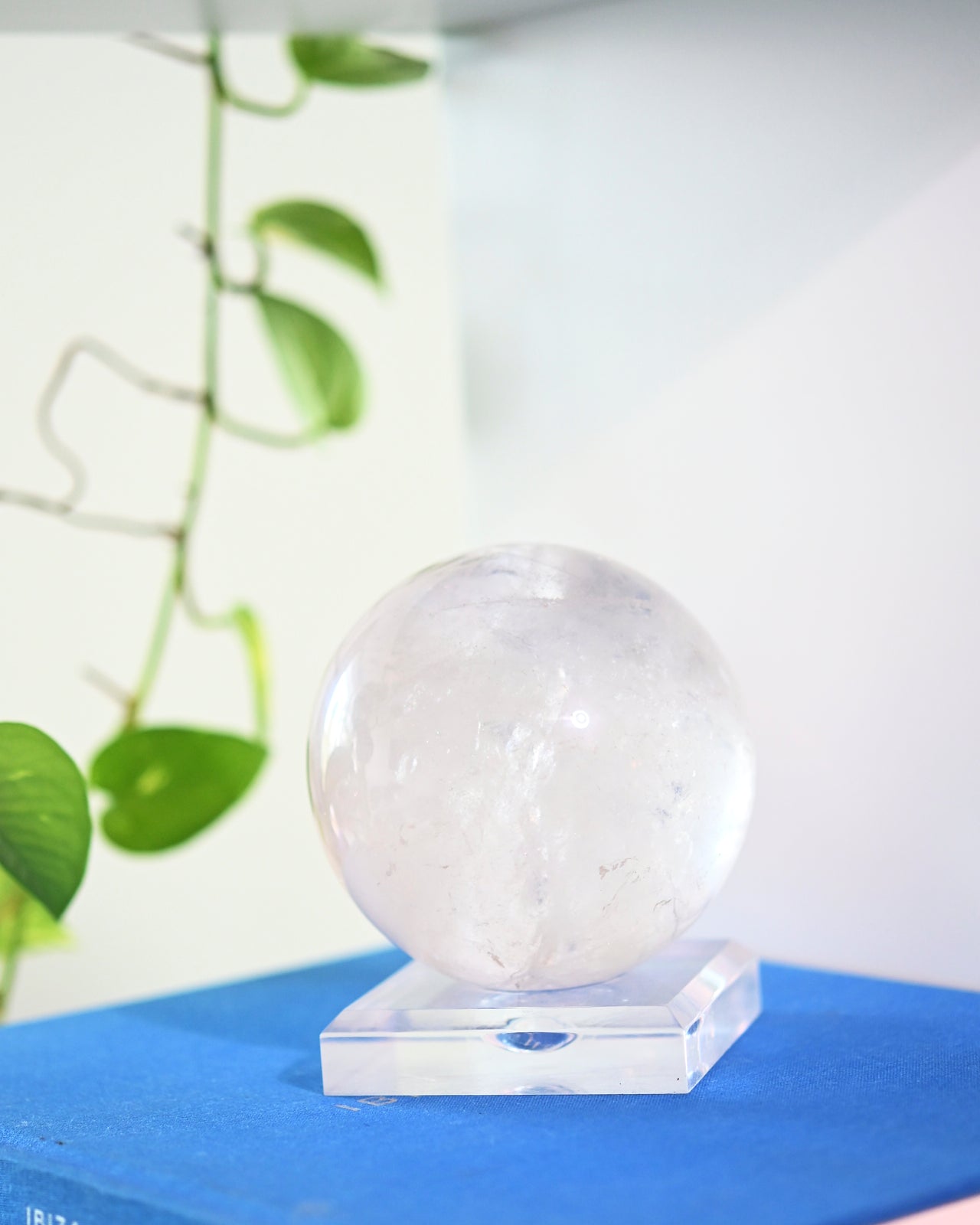 Premium Clear Quartz Crystal Sphere – 2.6lbs Natural Healing Stone for Meditation, Reiki, and Home Decor