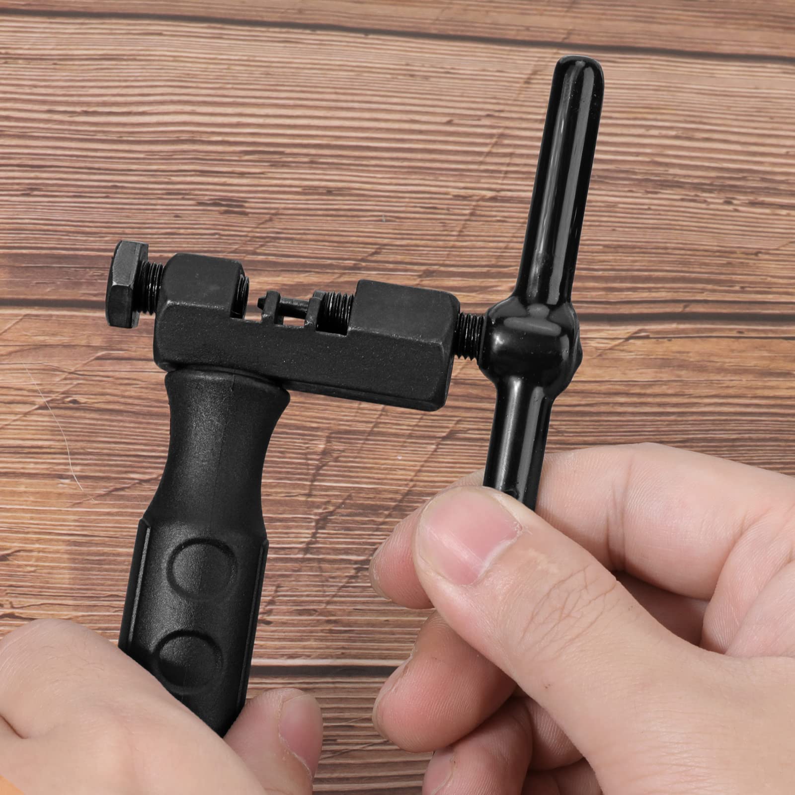Oumers Universal Bike Chain Breaker Tool - Durable Bicycle Chain Cutter for 7/8/9/10/11 Speed Chains with Replaceable Pins - Perfect for Road Bikes, Mountain Bikes & Cycling Maintenance