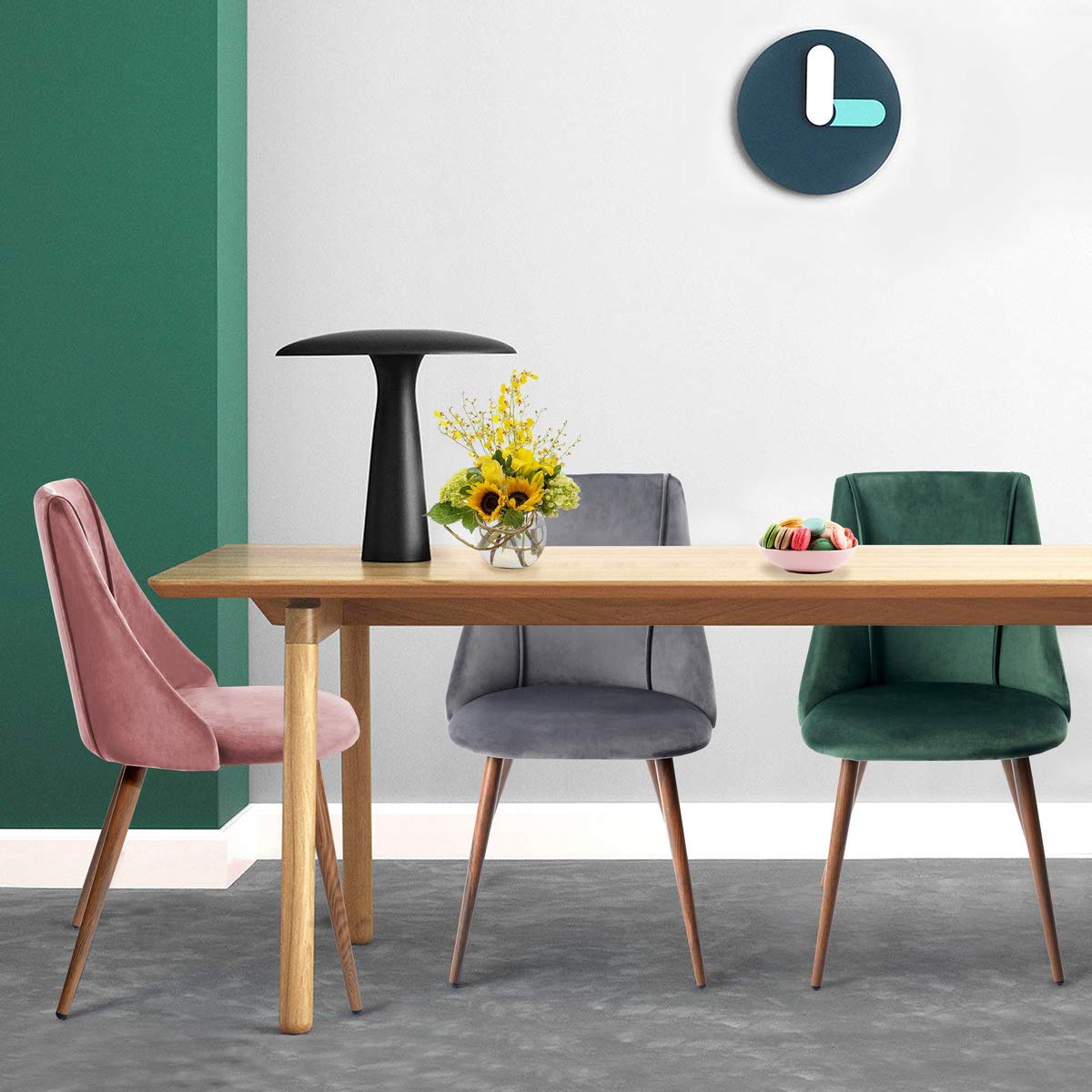 COZYCASA Velvet Dining Chairs Set of 2 - Mid-Century Modern Style Kitchen & Dining Room Accent Chairs with Sturdy Metal Legs - Comfortable for Kitchen, Lounge & Farmhouse Decor - Elegant Green Velvet Upholstery - Perfect for Dinner Parties, Breakfast Nooks & Home Office Seating