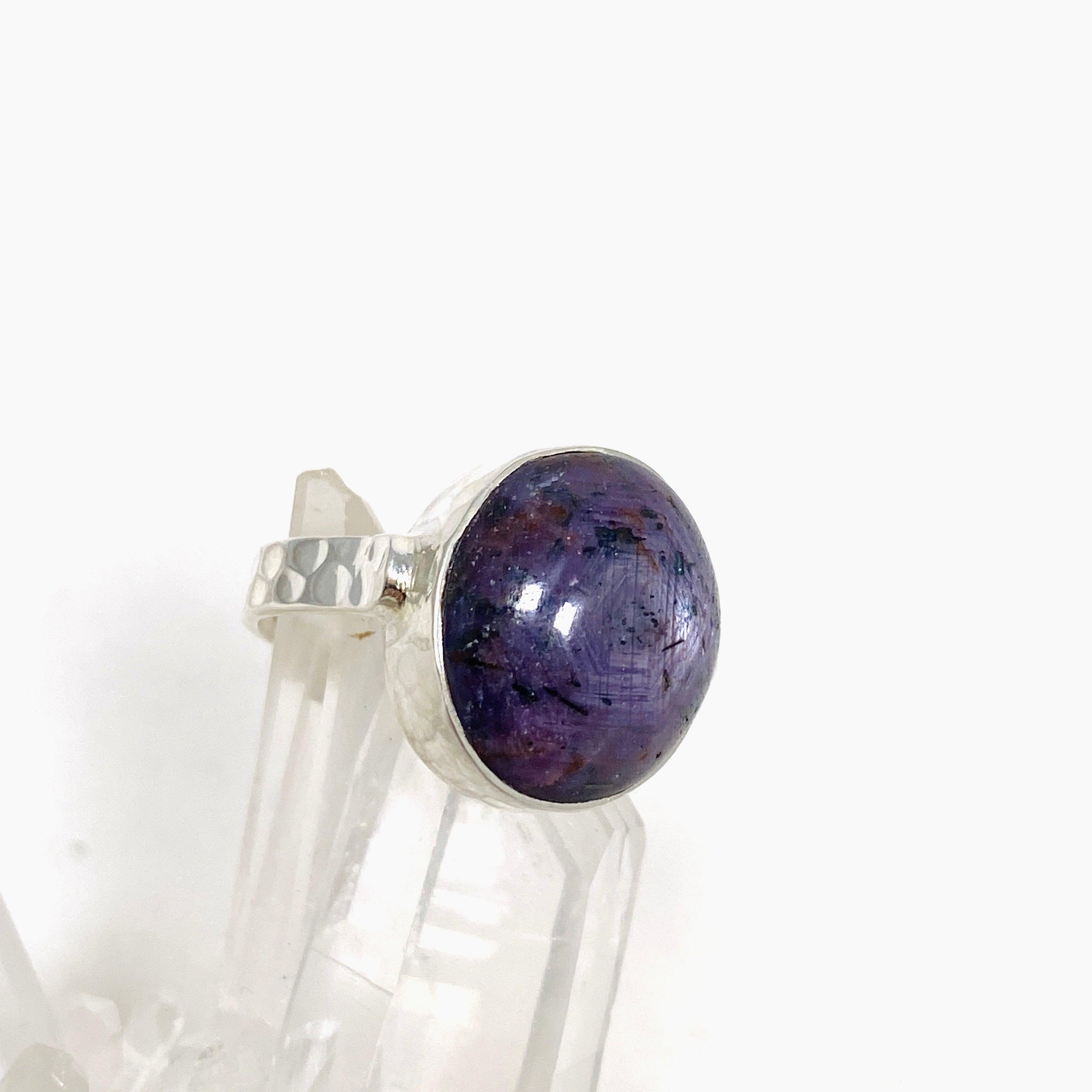 Elegant Sapphire Oval Ring with Hammered Sterling Silver Band - Size 8 (KRGJ3187) | Perfect for Engagement, Anniversary & Special Occasion Gifts