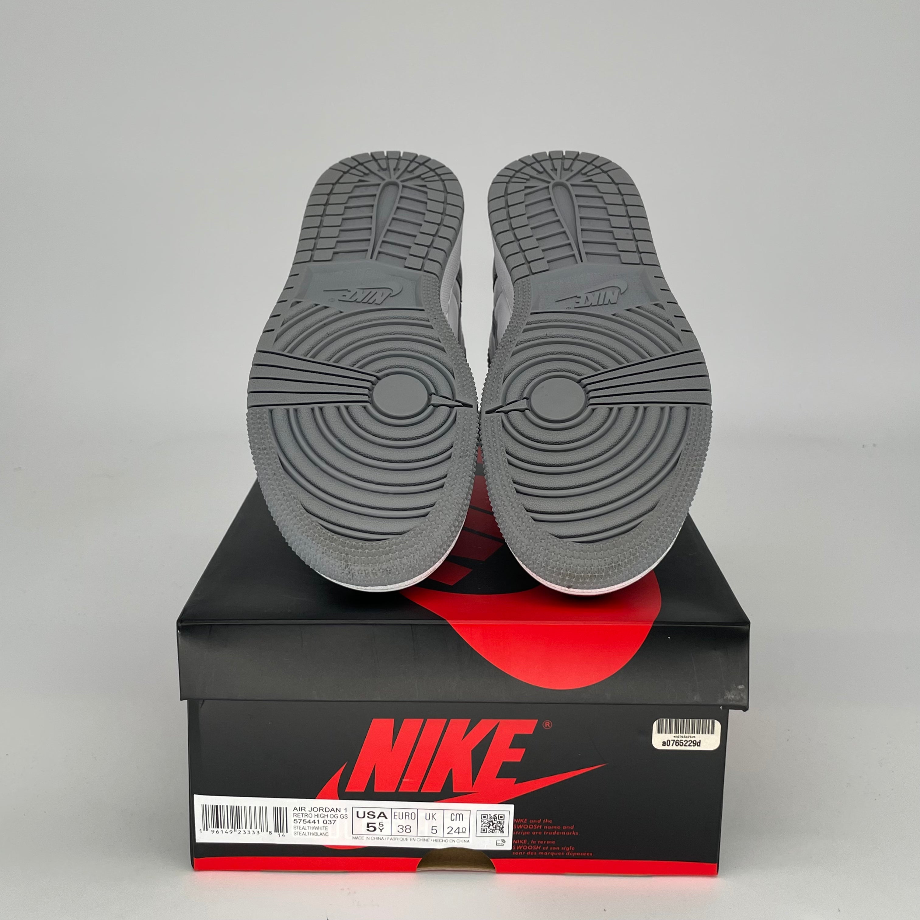 Original Air Jordan 1 Retro High OG 'Stealth' Sneakers - Women's Size 5.5/7W (Style Code: 555088-037) - Perfect for Streetwear, Basketball & Casual Outfits