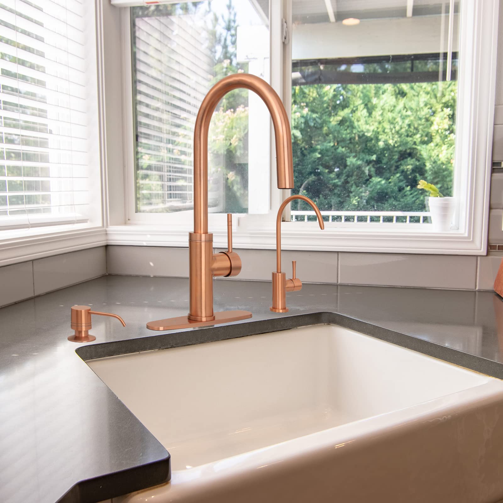 **Solid Brass Pull Out Kitchen Faucet with Deck Plate - Single Handle Pull Down Sprayer Sink Faucet (Copper) - Perfect for Modern Kitchens, Renovations & High-End Homes**