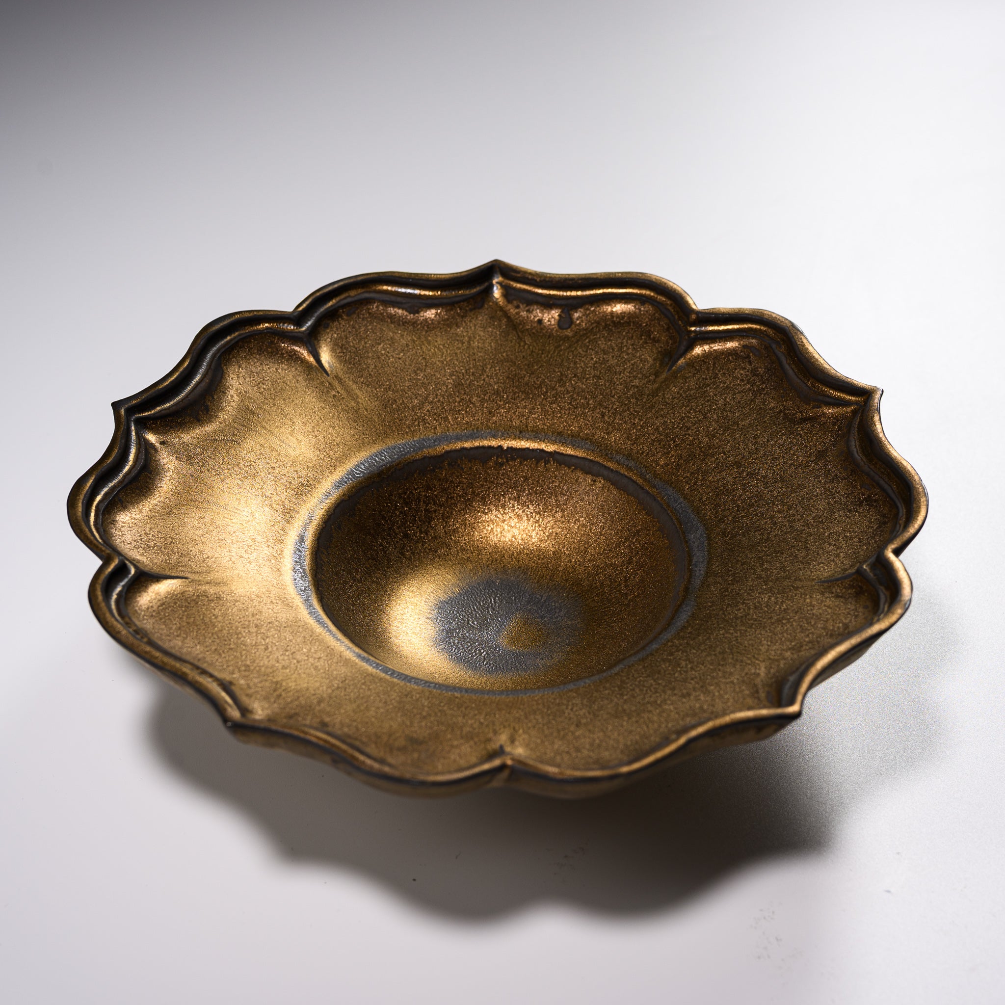 USUKIYAKI Handmade Ceramic Petal Rimmed Bowl - Ryoka Gold - Japanese Pottery for Tea, Desserts & Home Decor