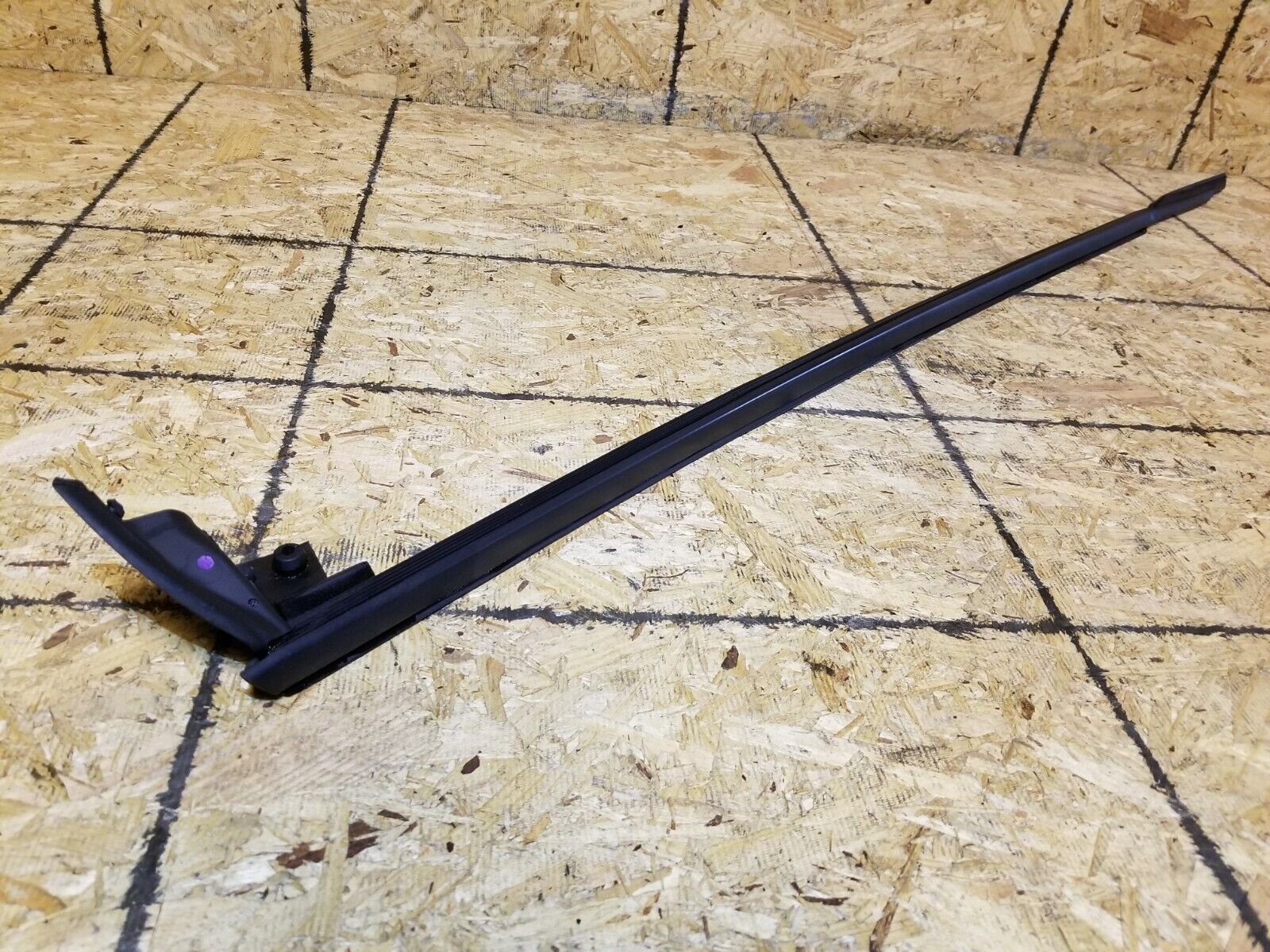 04-07 Saab 9-3 Convertible Left Driver Side Door Glass Seal Trim Molding OEM Replacement Part - Perfect for Window Leak Repair & Weatherproofing