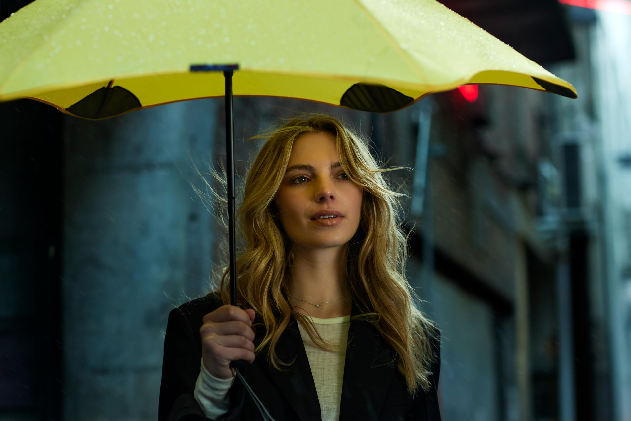 BLUNT Metro Travel Umbrella - 39 Inch Windproof Compact Umbrella for Men & Women, Portable Heavy Duty UV Sun & Rain Protection - Yellow | Perfect for Commuting, Travel, Hiking & Outdoor Activities