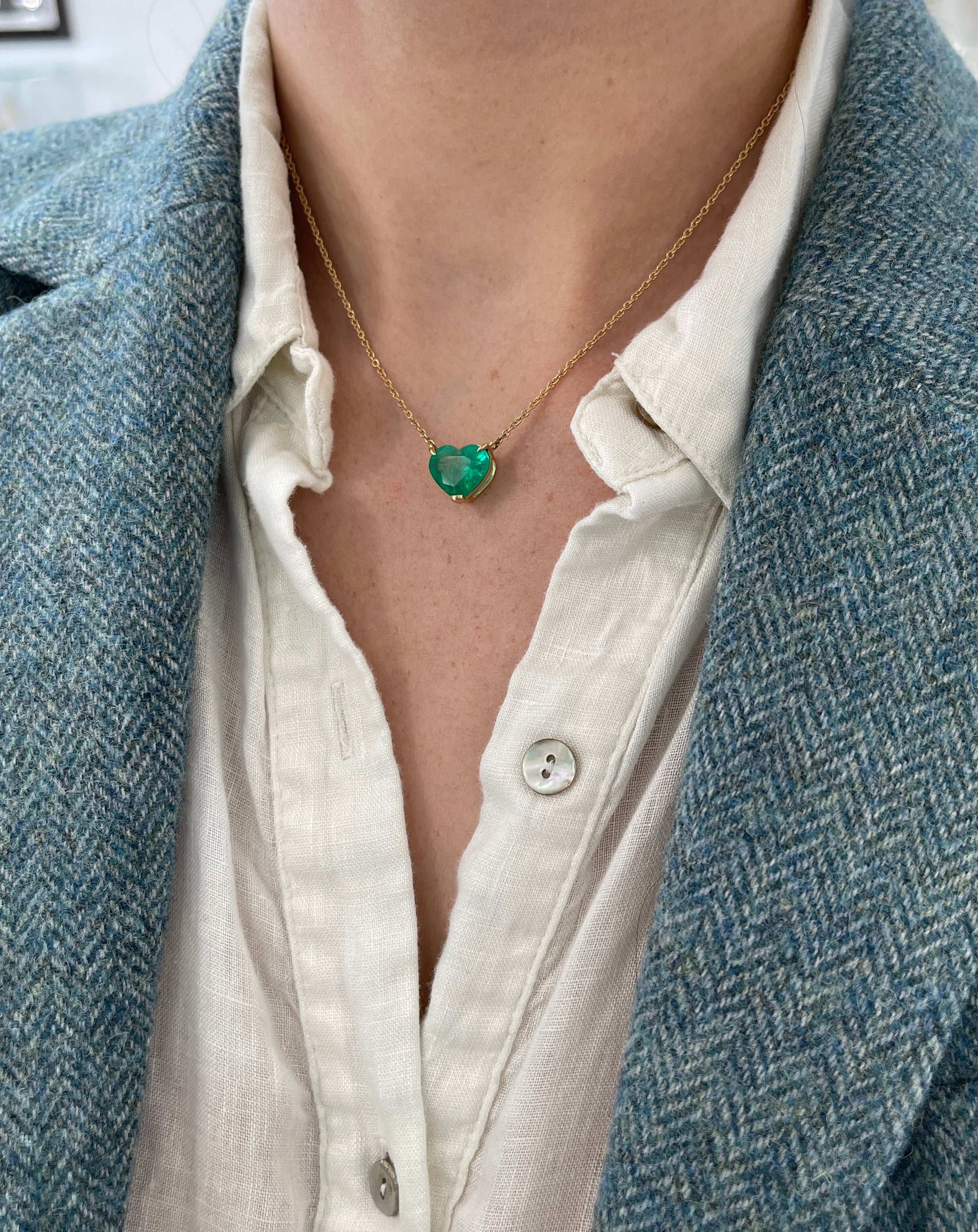 5.77 Carat Colombian Emerald Heart Cut Solitaire 18K Gold Necklace for Women - Elegant Jewelry Gift for Anniversary, Valentine's Day & Special Occasions