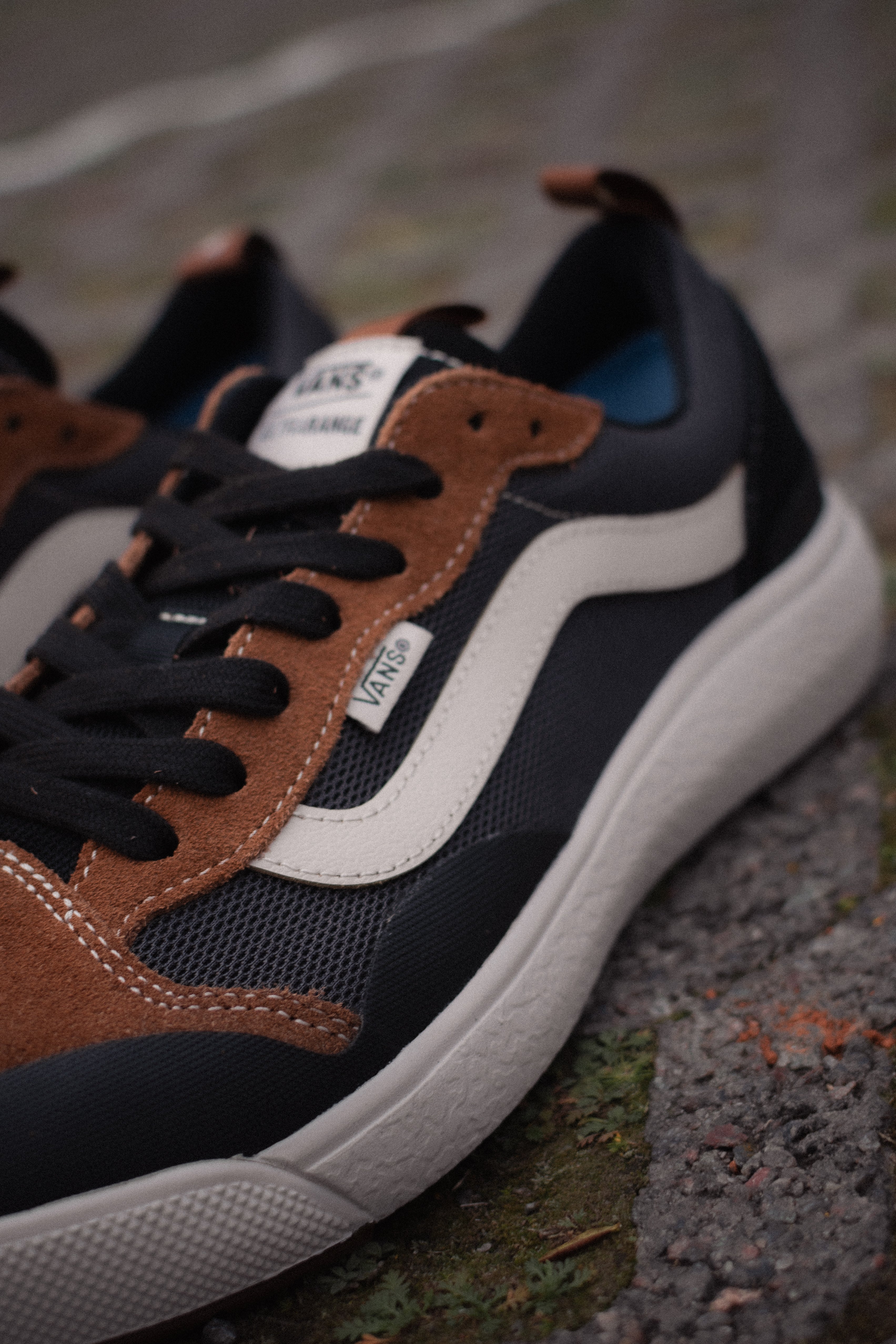 Vans Ultrarange Exo SE DRM Skate Shoes - Lightweight & Durable Sneakers for Men & Women - Perfect for Skateboarding, Running & Casual Wear
