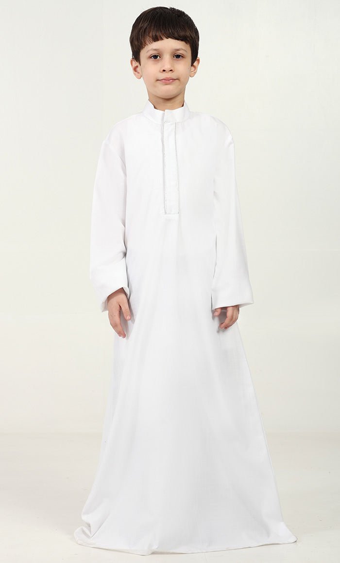 Boys' White Polyester Poplin Thobe with Silver Thread Trim - Perfect for Eid, Weddings & Special Occasions