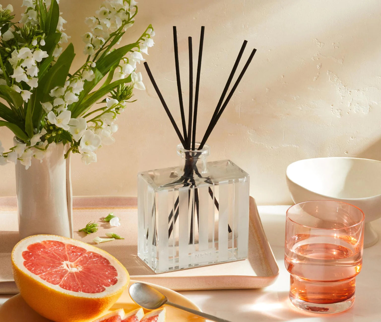 Nest Grapefruit Reed Diffuser - Natural Home Fragrance Oil Diffuser for Living Room, Bedroom & Bathroom | Long-Lasting Aromatherapy for Relaxation & Stress Relief