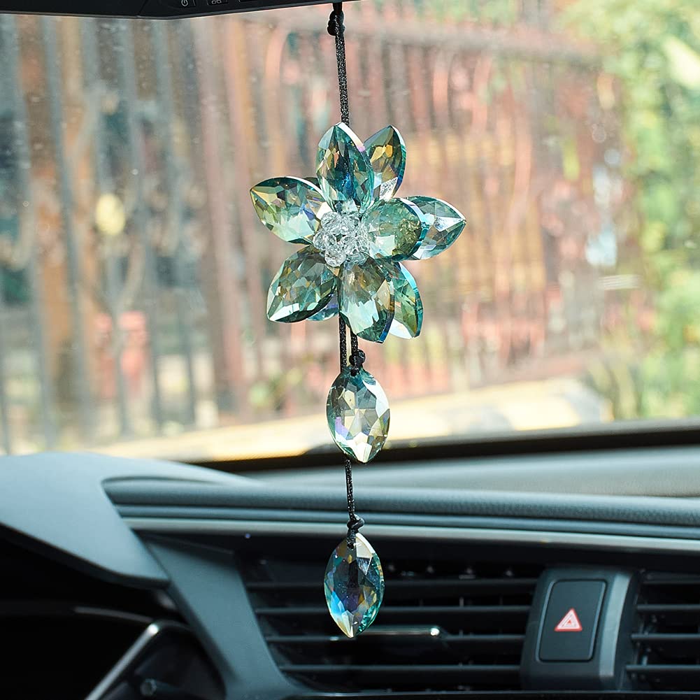 Crystal Flower Car Rear View Mirror Hanging Ornament - Green Crystal Sun Catcher Car Charm, Lucky Car Pendant for Auto Interior Decoration, Perfect for Daily Commute and Road Trips