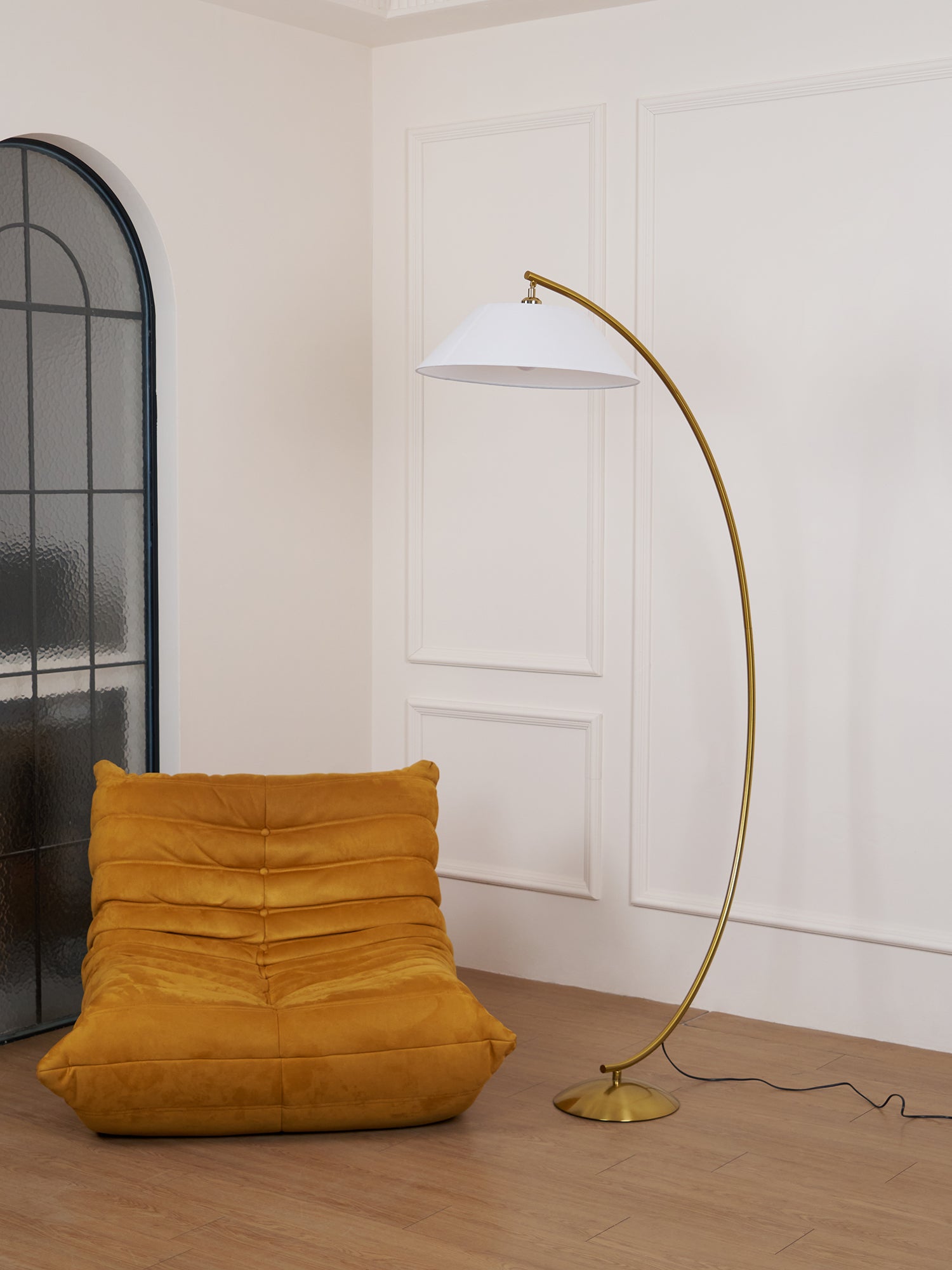 Modern Circo Floor Lamp - Adjustable LED Standing Light for Living Room, Bedroom & Office - Stylish Home Decor Lighting for Reading & Relaxation