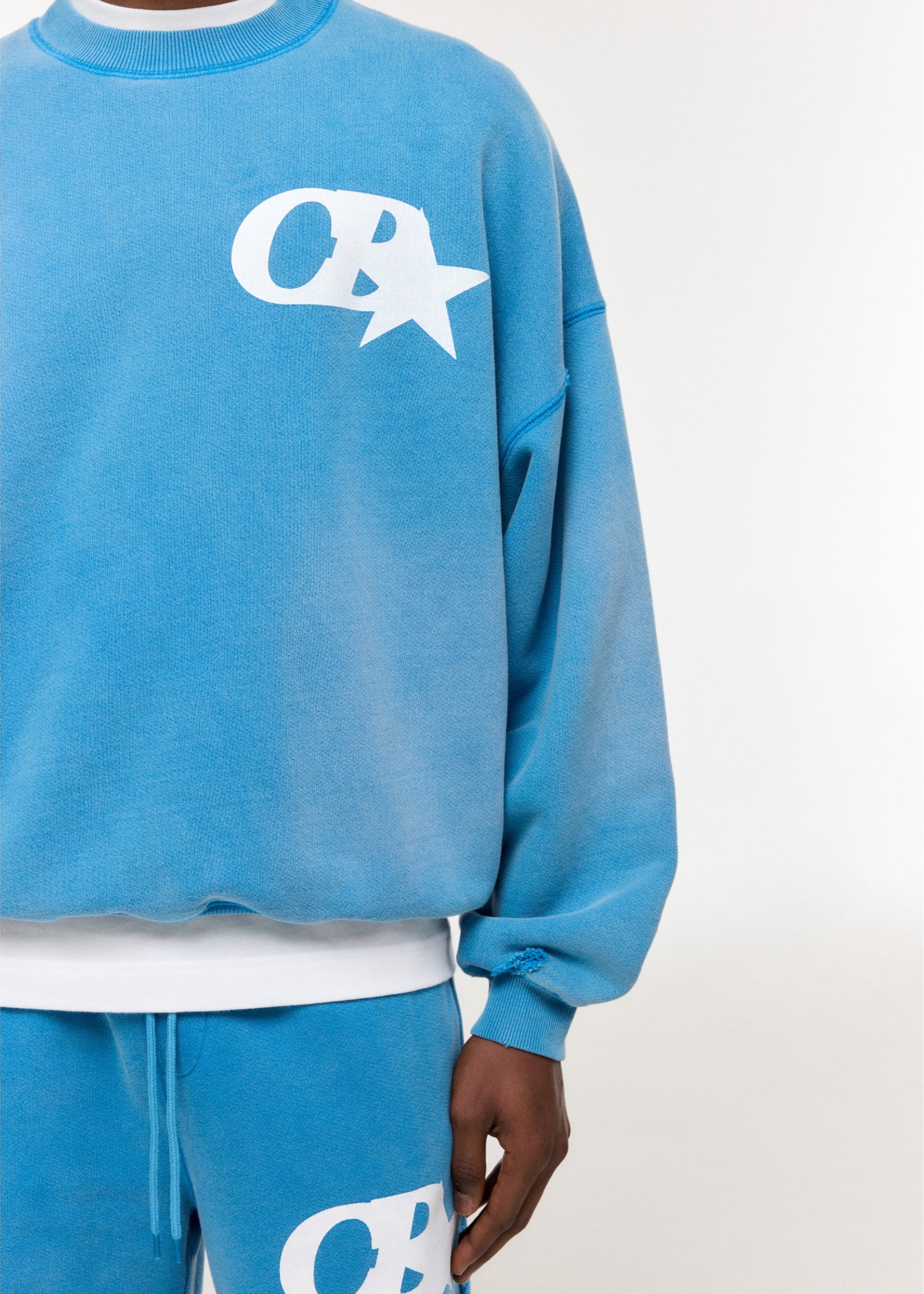 CB STAR Distressed Sweatshirt for Men & Women - Vintage Style Pullover Hoodie for Casual Wear & Street Fashion