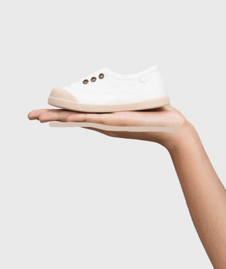 IGOR Boys & Girls Lona Laceless Sneakers - White | Comfortable Slip-On Shoes for Kids, School, Play & Everyday Wear