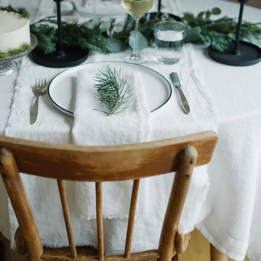 Premium White Linen Fringed Table Runner - Elegant Dining Decor for Weddings, Parties & Home Decor | 72 Inch Long