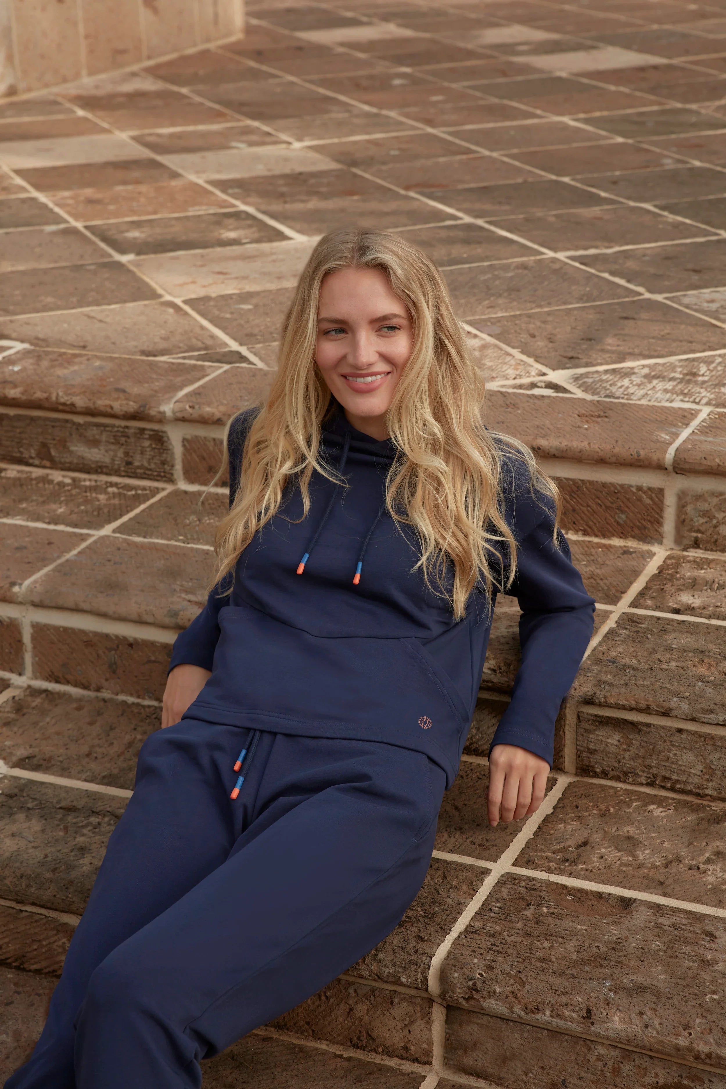 Premium Navy Blue Hoodie for Men & Women - Soft Fleece Pullover with Front Pocket - Perfect for Casual Wear, Gym, and Outdoor Activities