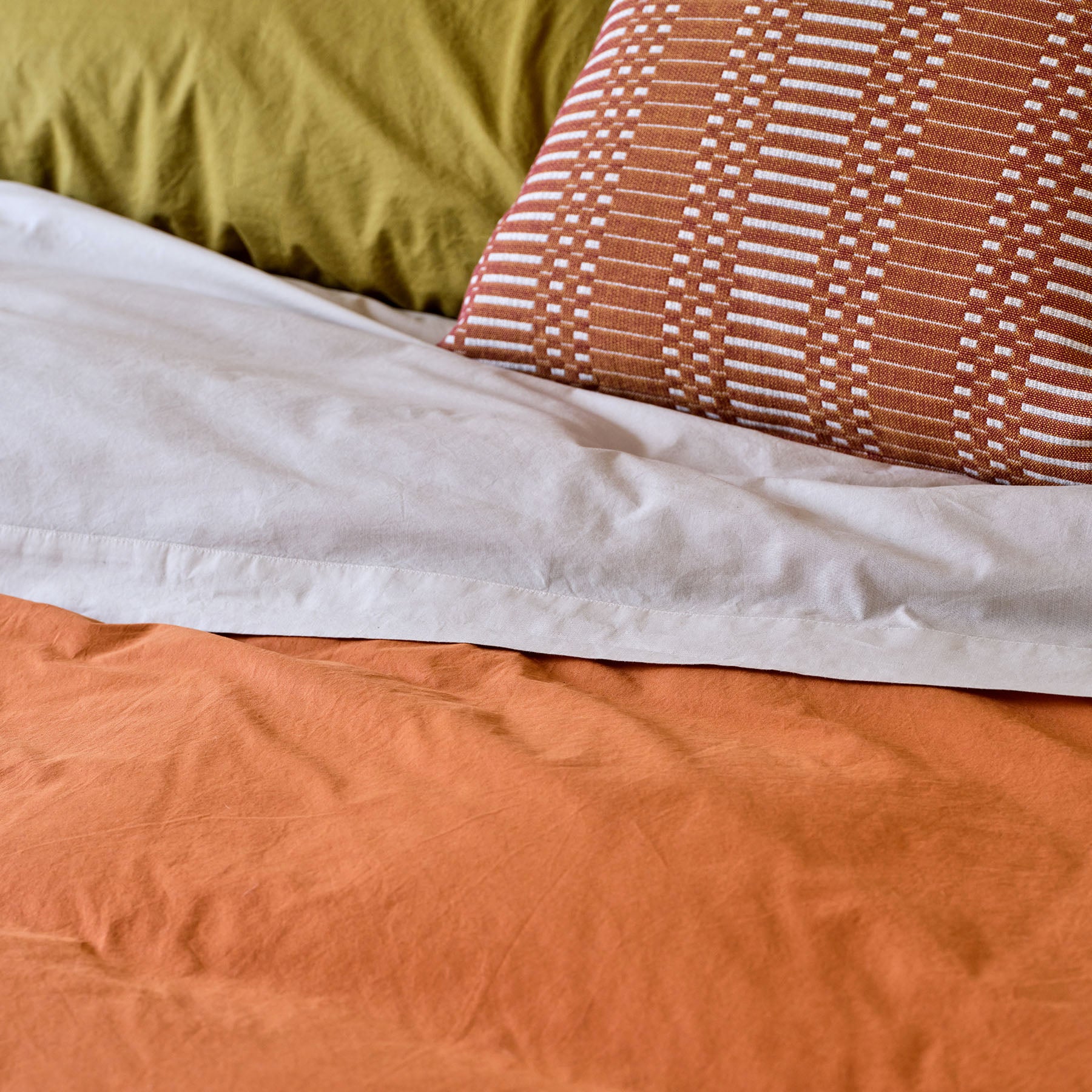 Premium 400 Thread Count Percale Cotton Sheet Set - Distant Blue - Breathable & Cooling Bed Sheets for Hot Sleepers - Perfect for Master Bedroom, Guest Room & Dorm Use